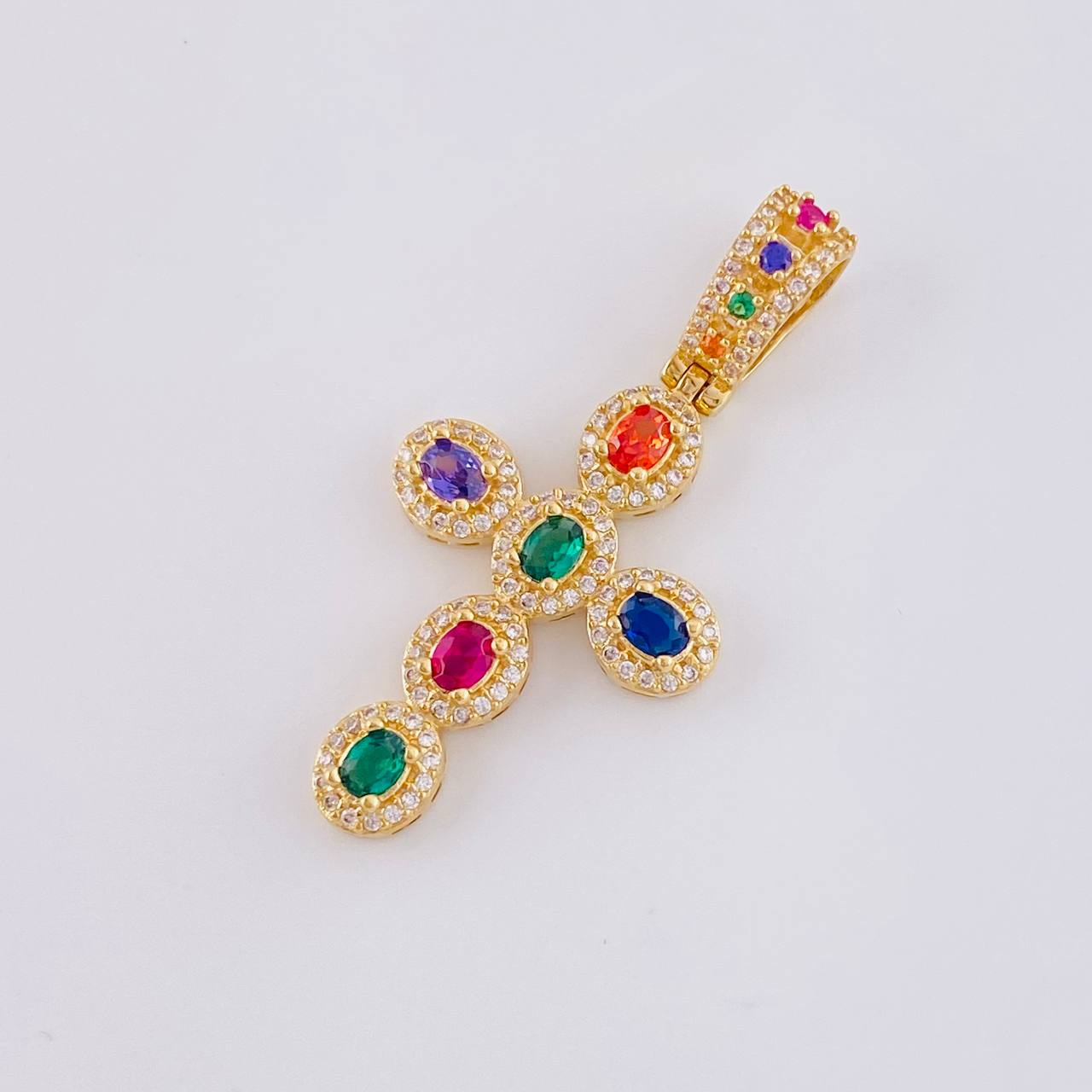 Pendant Oval Cross Dense 5.75 g / 1 3/4 in 18K Yellow Gold