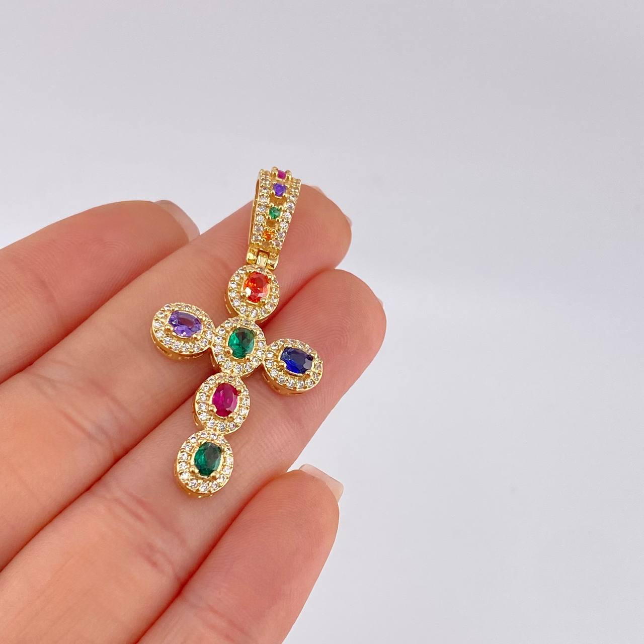 Pendant Oval Cross Dense 5.75 g / 1 3/4 in 18K Yellow Gold