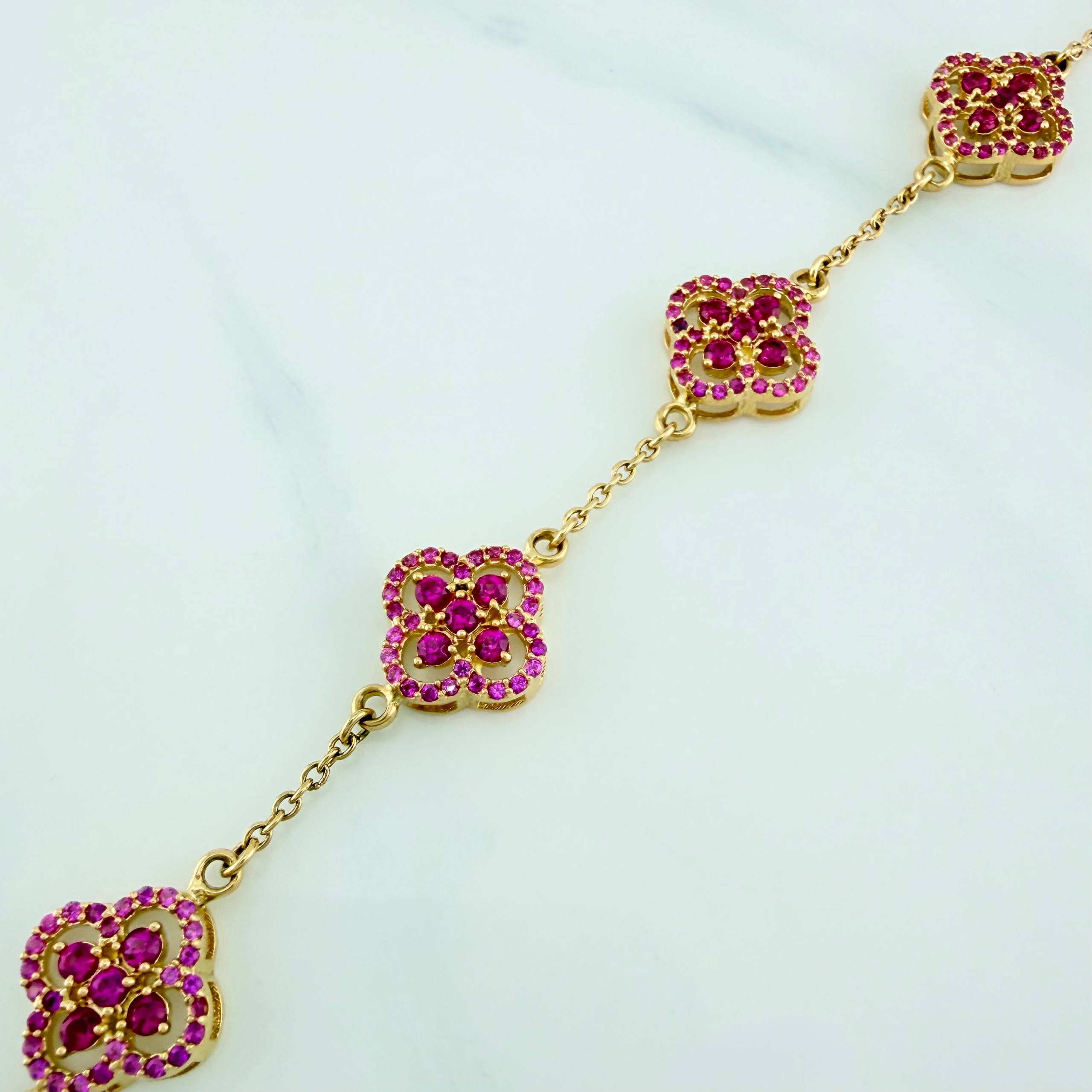 Pulso Trebol Aro Seguido 9.9 g / 7 1/2 in / 1.4 mm Oro Amarillo 18K