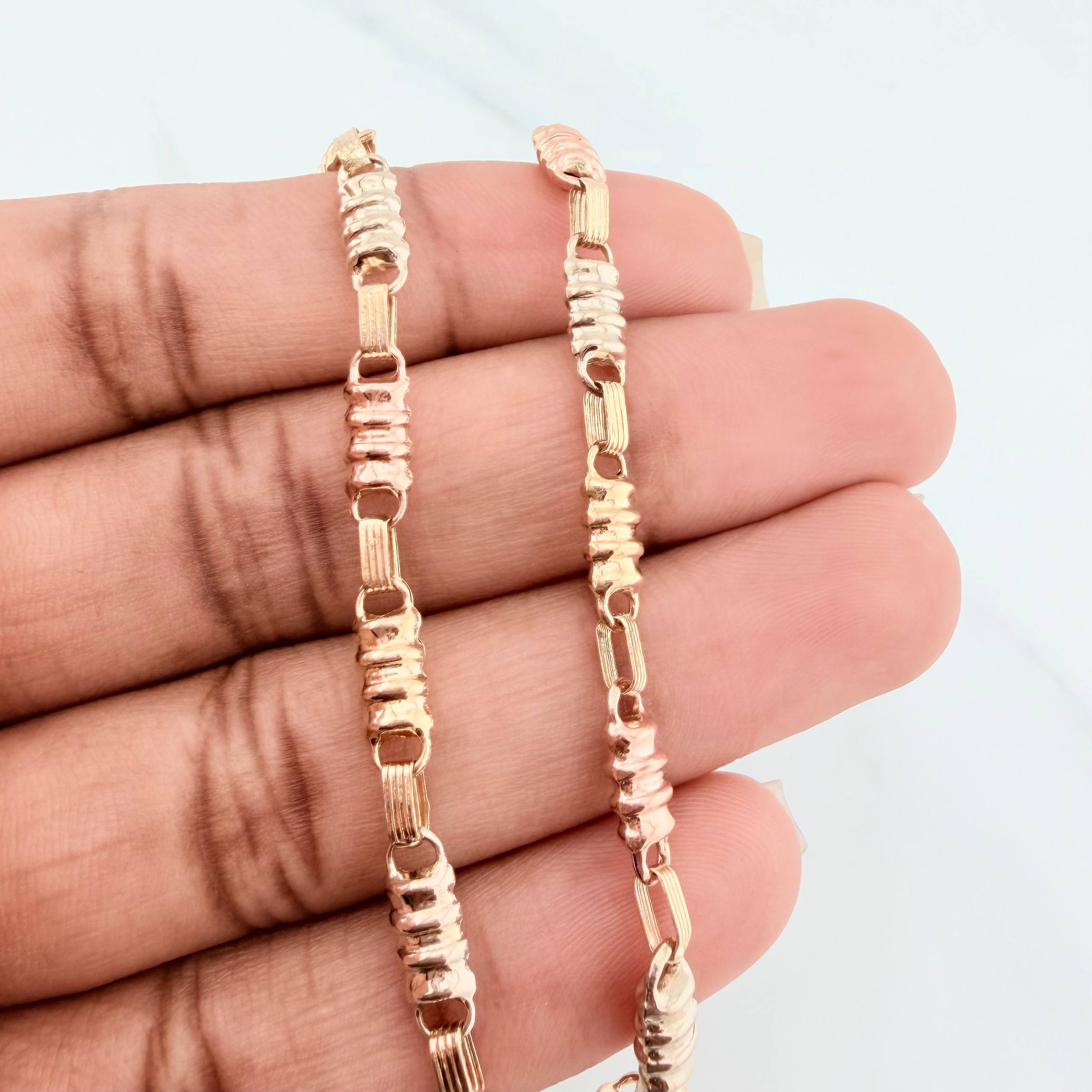 Rustic Barrel Anklet 5.4 g / 10 1/4 in / 4.1 mm Three Golds 18K
