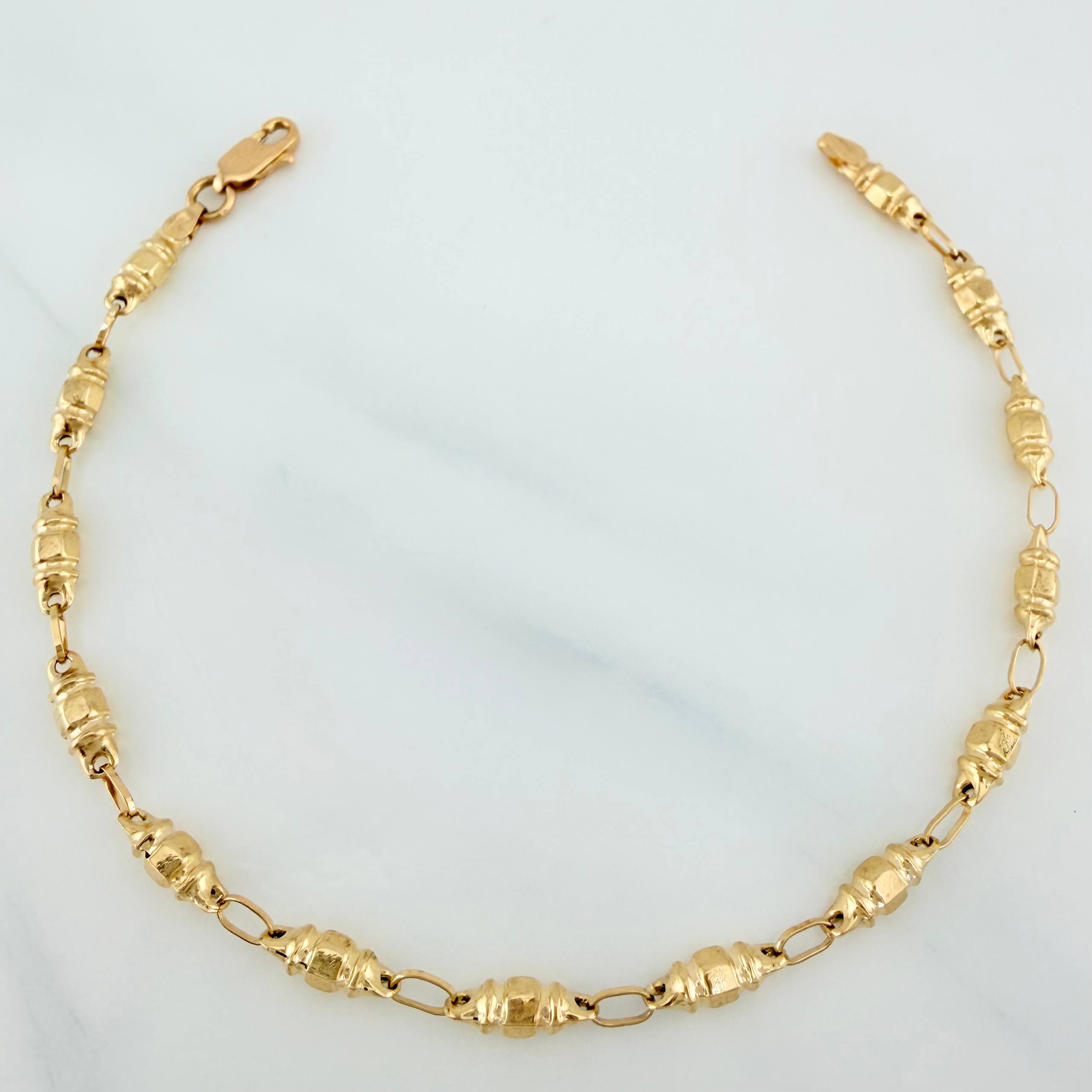 Pulso Rustico Barril 2.9 g / 7 3/4 in / 3.2 mm Oro Amarillo 18K