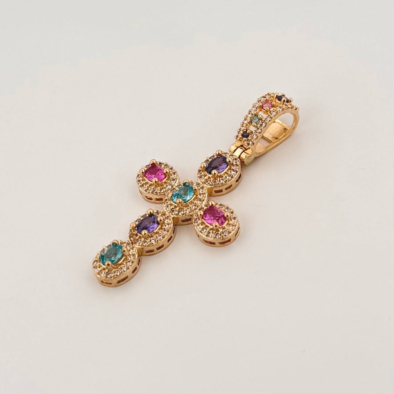 Dije Cruz Tupida 5.7gr / 1 3/4 in / Oro Amarillo 18K ©