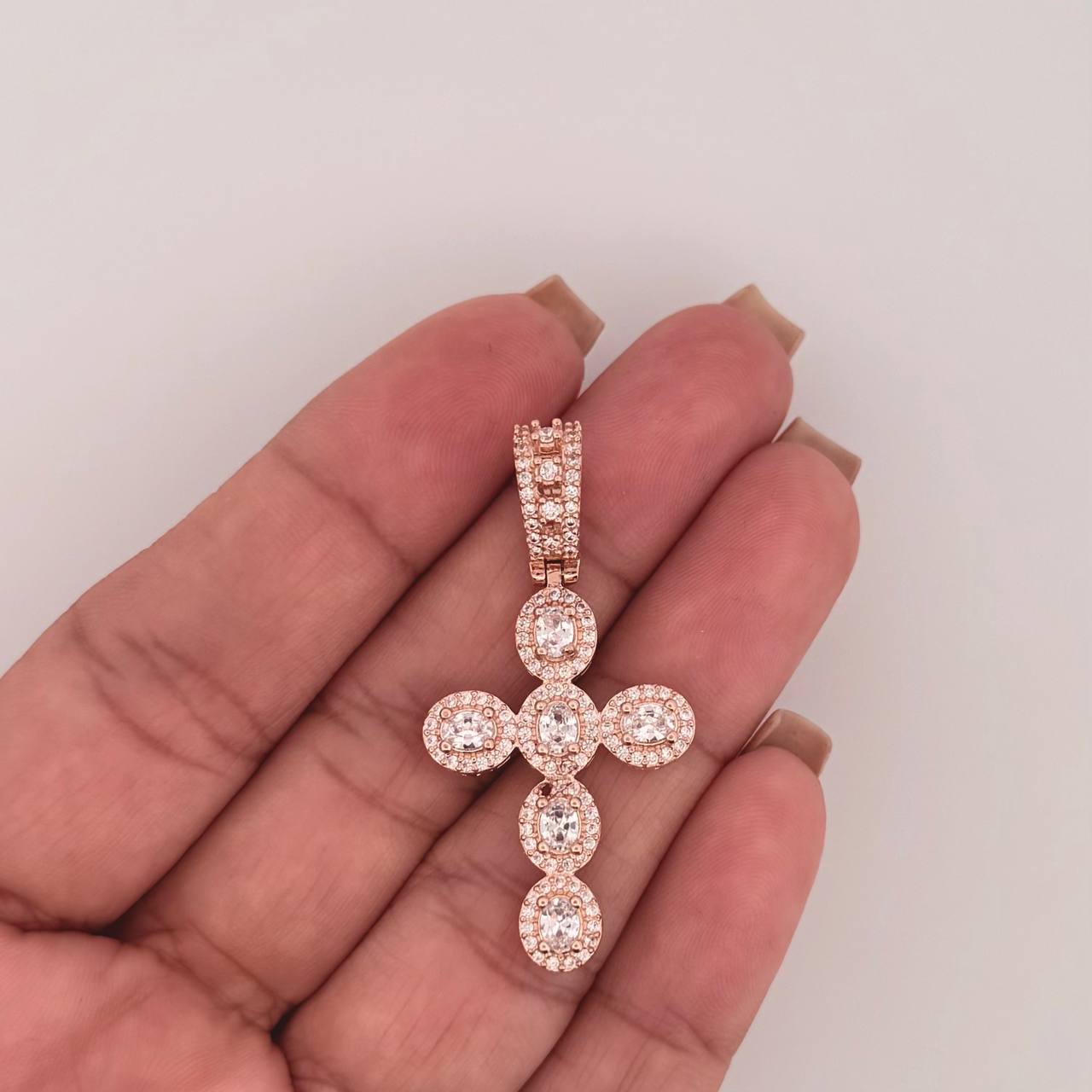 Dije Cruz Tupida 5.35gr / 1 3/4 in / Oro Rosa 18K