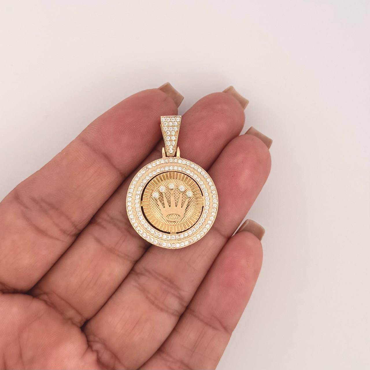 Dije Placa Corona Circular 6.4gr / 1 3/4 in / Oro Amarillo 18K