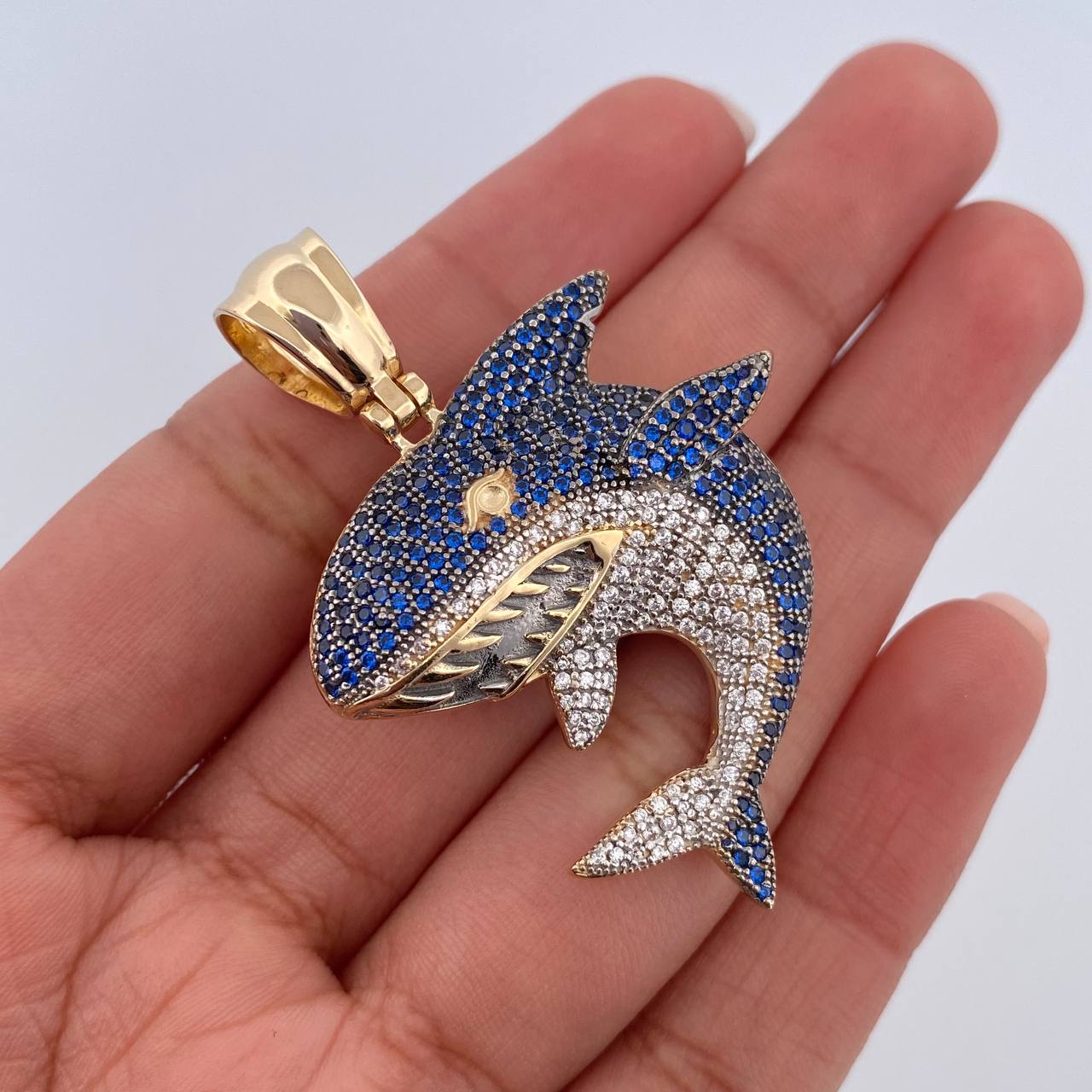Pendant Shark 14.1gr / 4.7cm / Two Tones Yellow White 18K $
