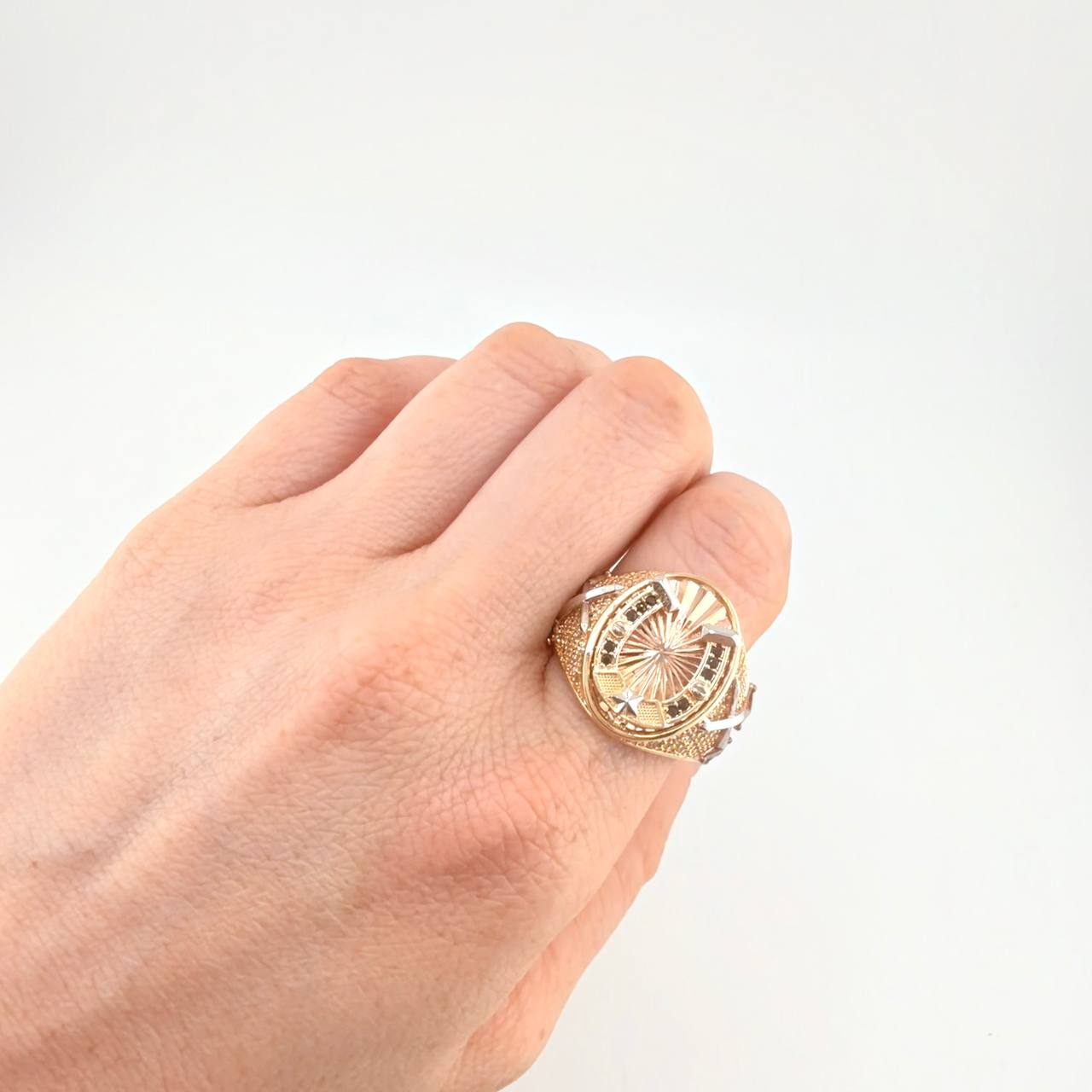 Anillo Herradura Cuatro Sanble 12.1 g / T10 1/4 Tres Oros 18K