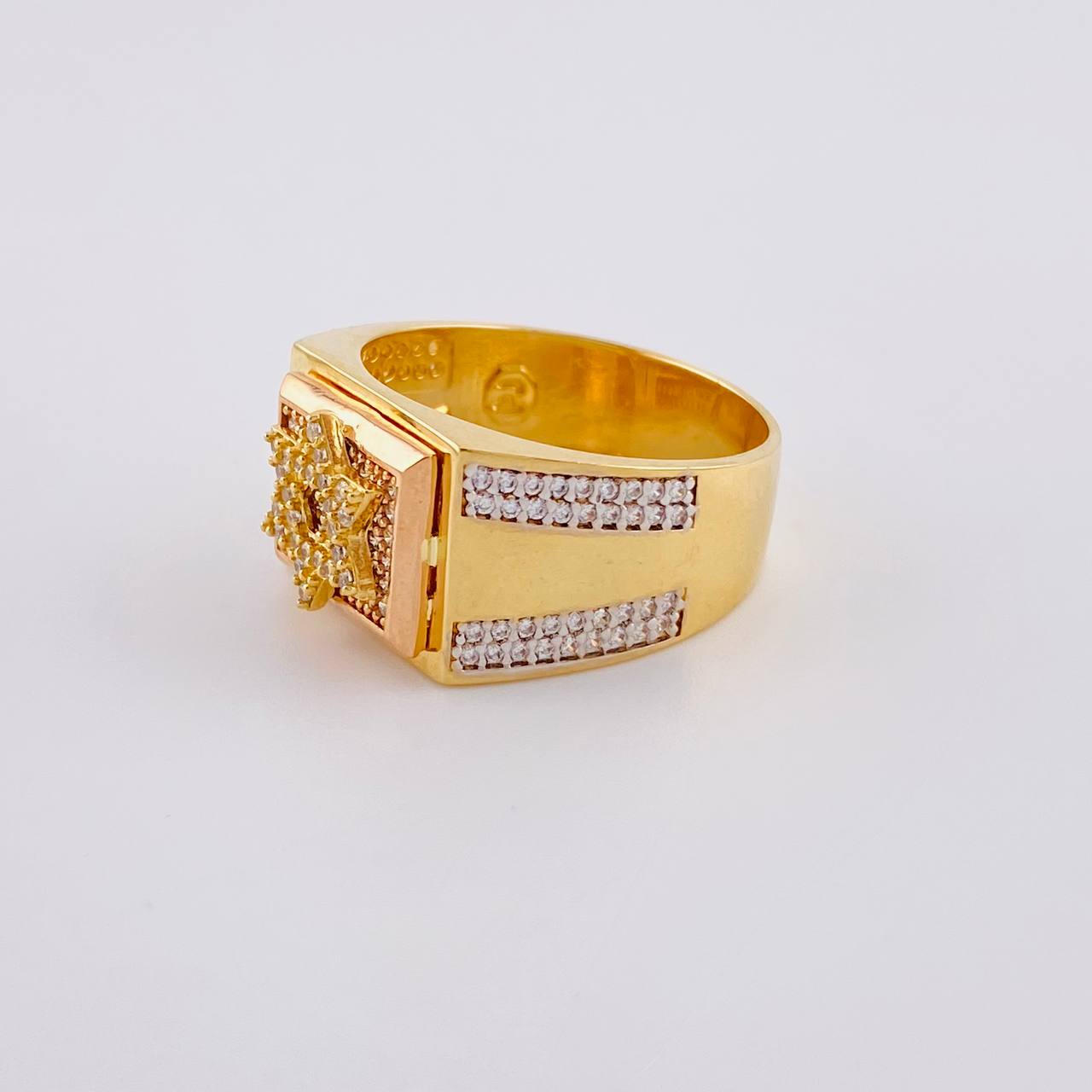 Star of David Ring 9.05 g / T10 1/2 18K Yellow Gold