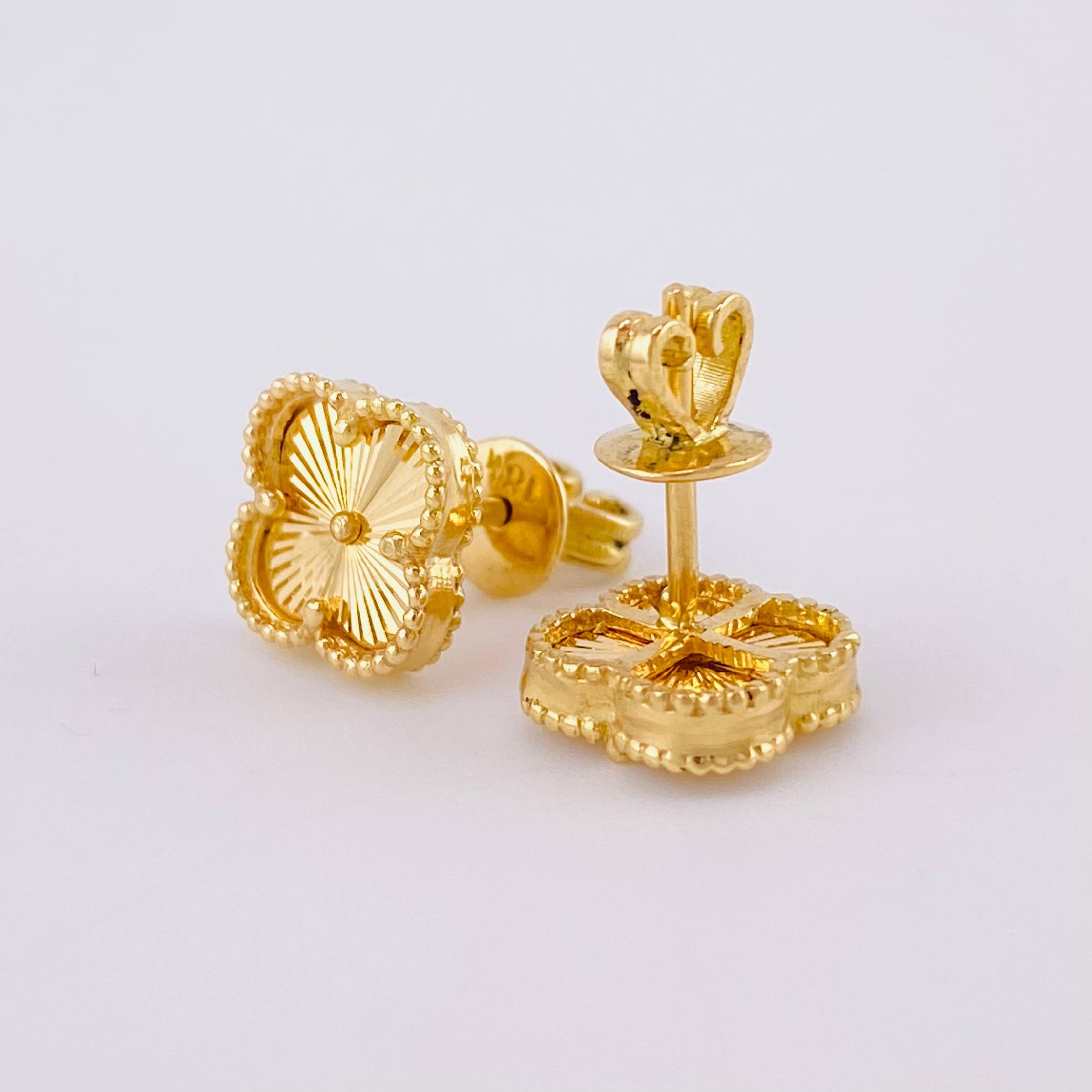 Topos Trebol Diamantado 2.95 g / in / 8.5 mm Oro Amarillo 18K