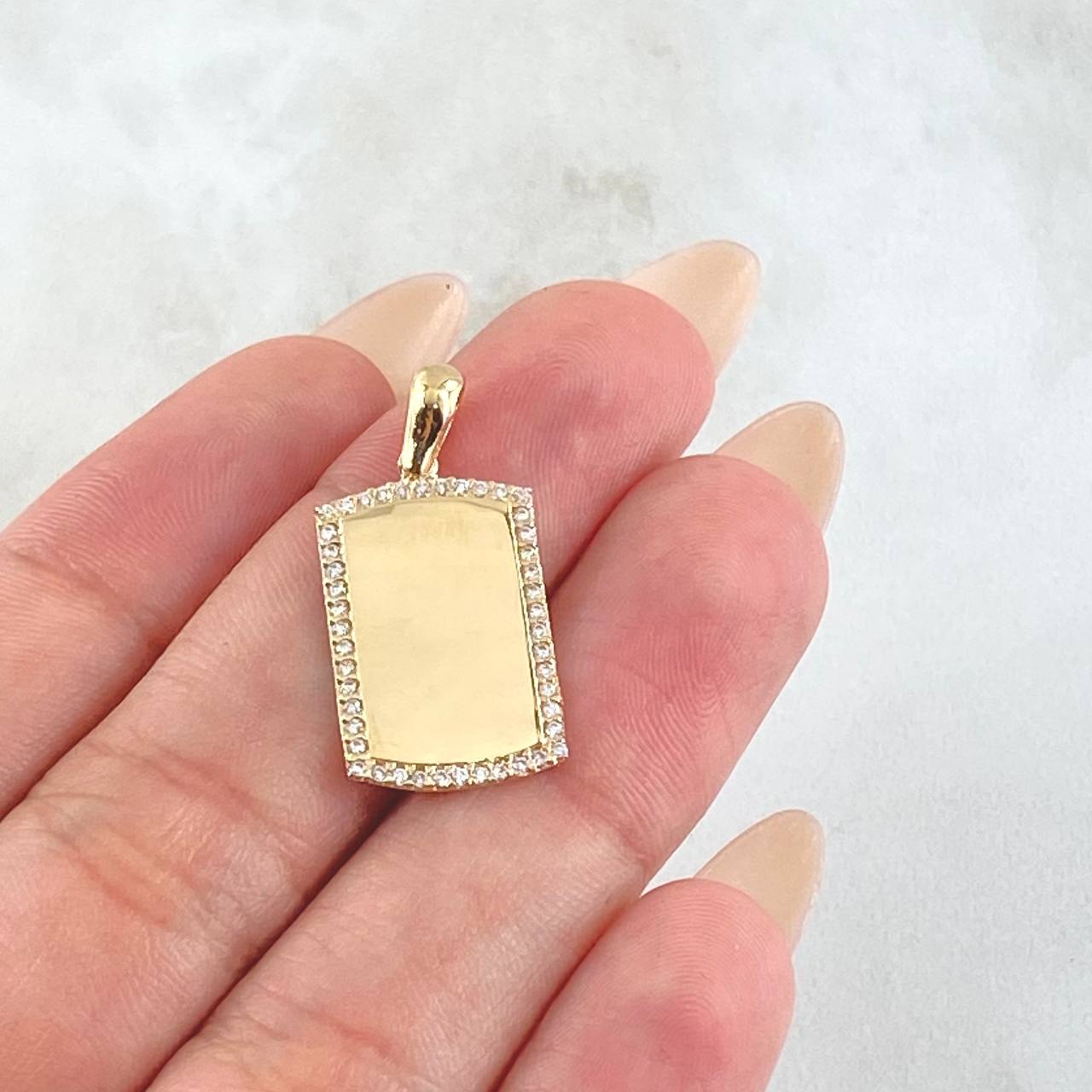 Dije Placa 2.6gr / 1 in / Oro Amarillo 18K