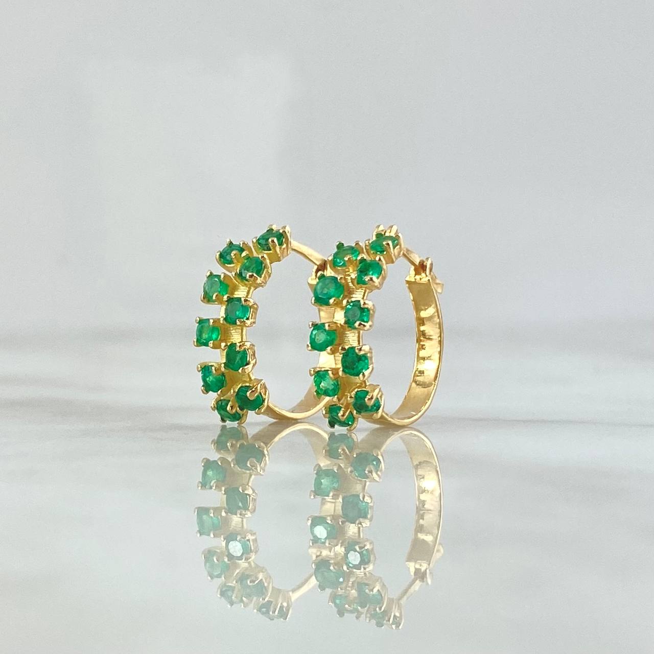 Hoop Earrings Zig Zag Dispar 3.75gr / 1.9cm / Emeralds 1.0 Qts 18K Yellow Gold (Jewel)