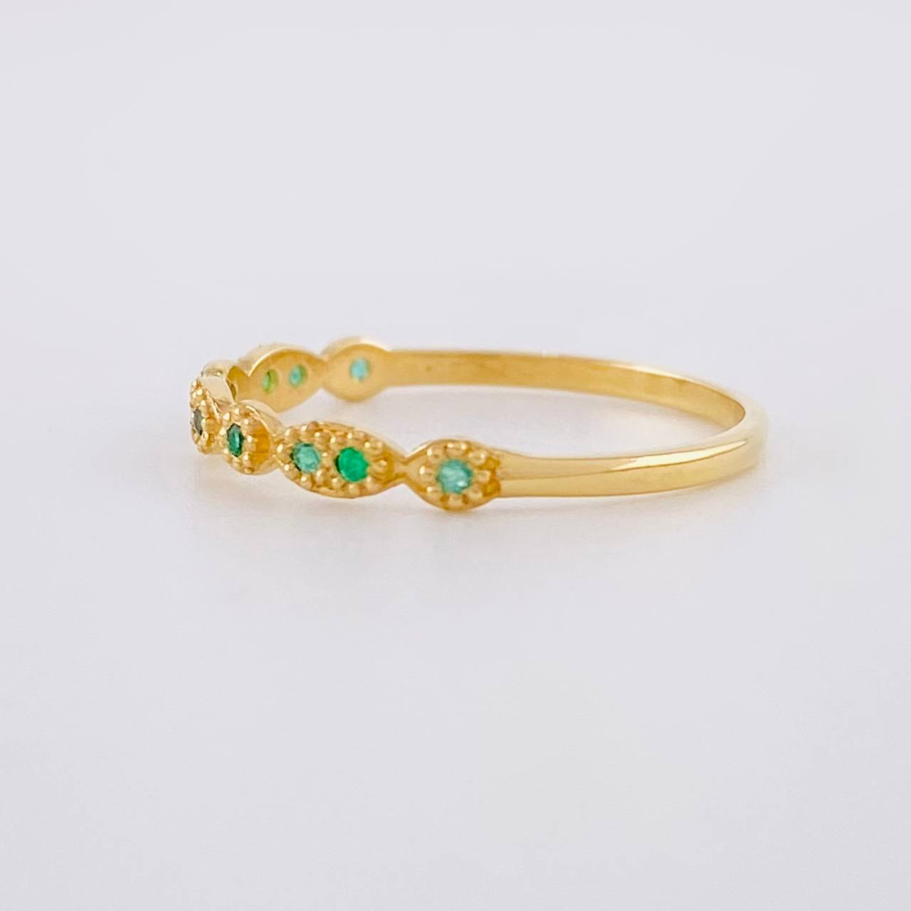 Anillo Onda Esmeralda 11pts 0.9g / T5 1/2 Oro Amarillo 18K