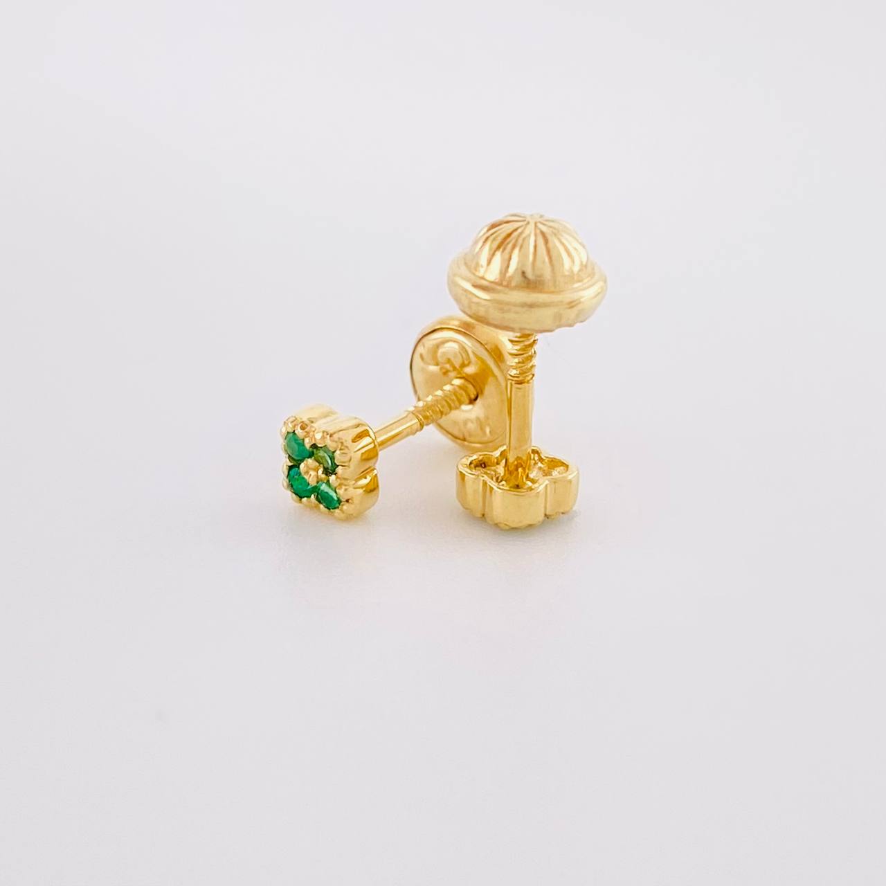 Topos Flor Trebol Esmeraldas 9pts 0.85g / in / 3.7mm Oro Amarillo 18K