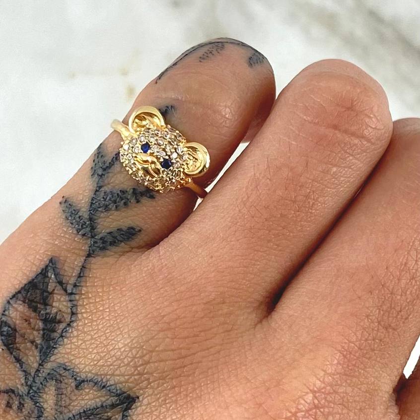 Bear Face Ring 2.05gr / Size 3 1/2 / White Zircons - Blue Eyes 18K Yellow Gold