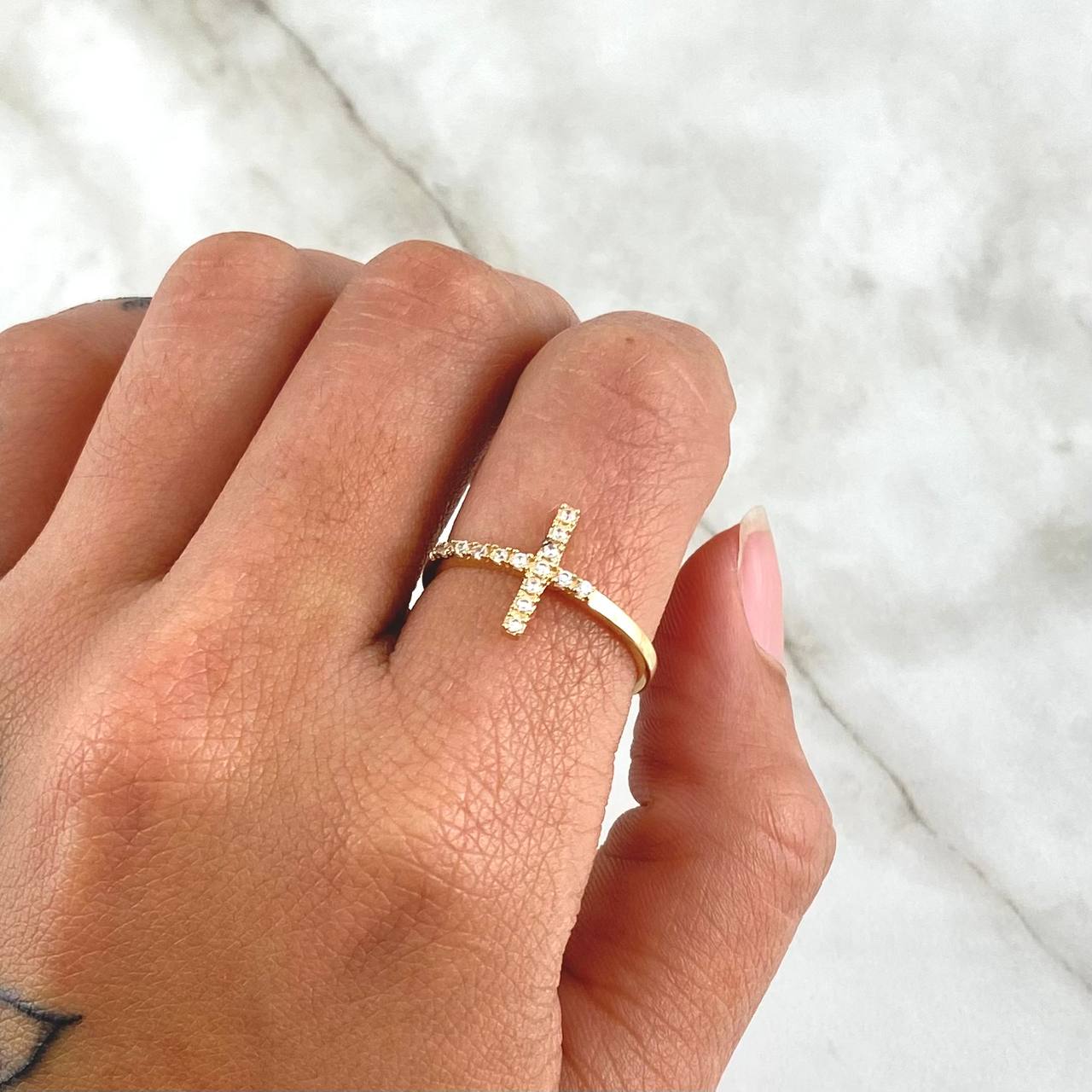 Cross Ring 1.55gr / Size 7 1/4 / White Zircons 18K Yellow Gold