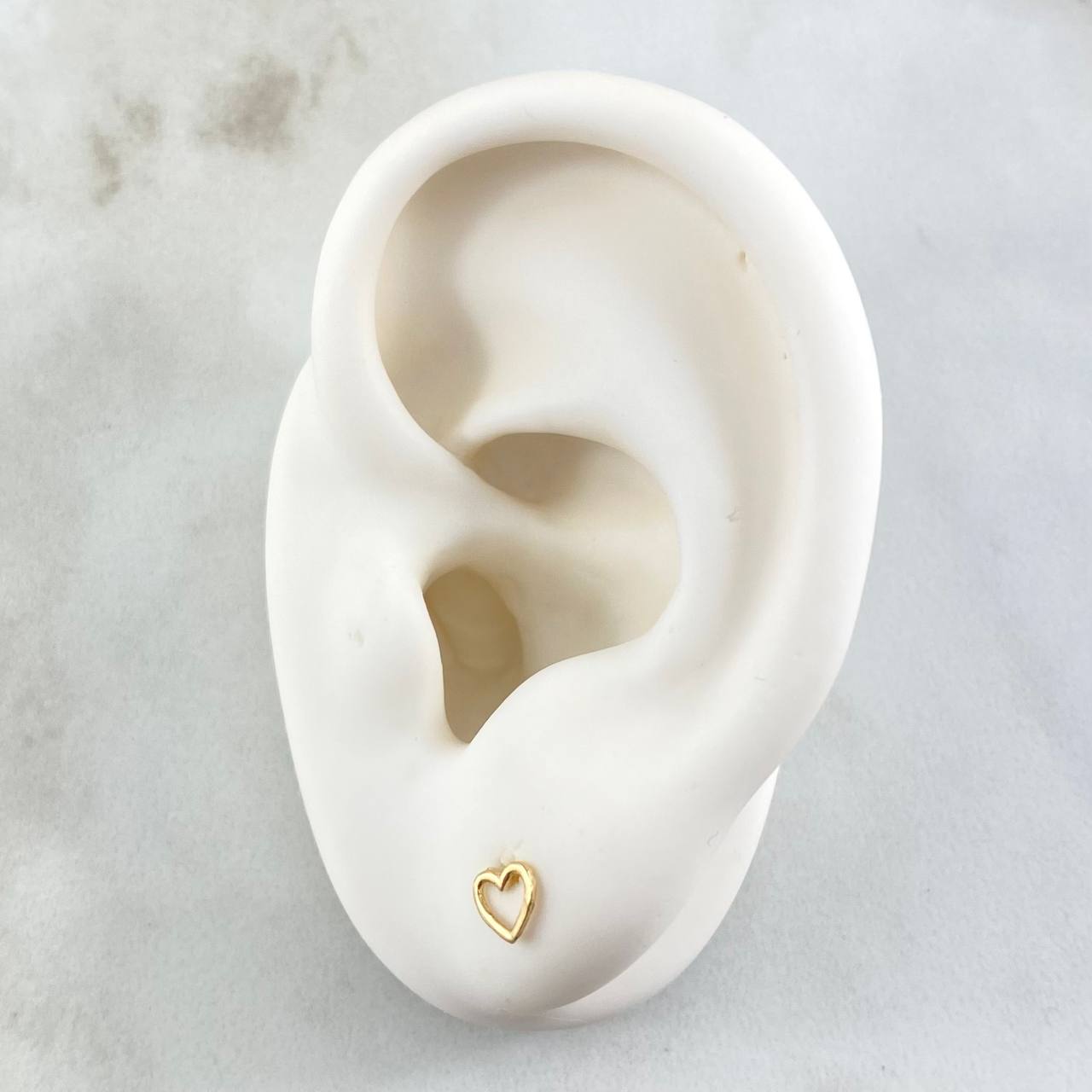 Heart Silhouette Stud Earrings 0.45gr / 4.6mm 18K Yellow Gold