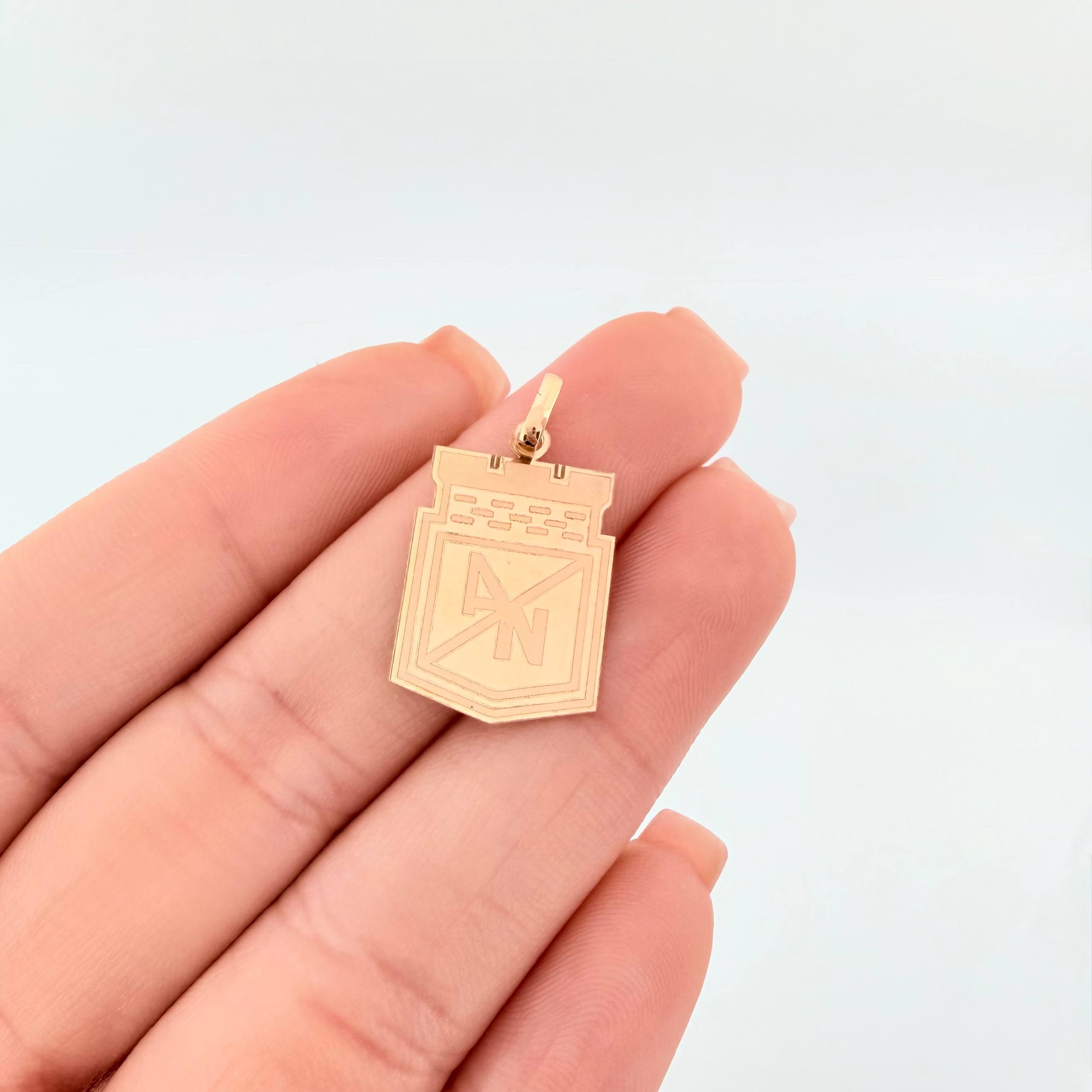 Dije Escudo Atletico Nacional 1.3gr / 1 in / Oro Amarillo 18K
