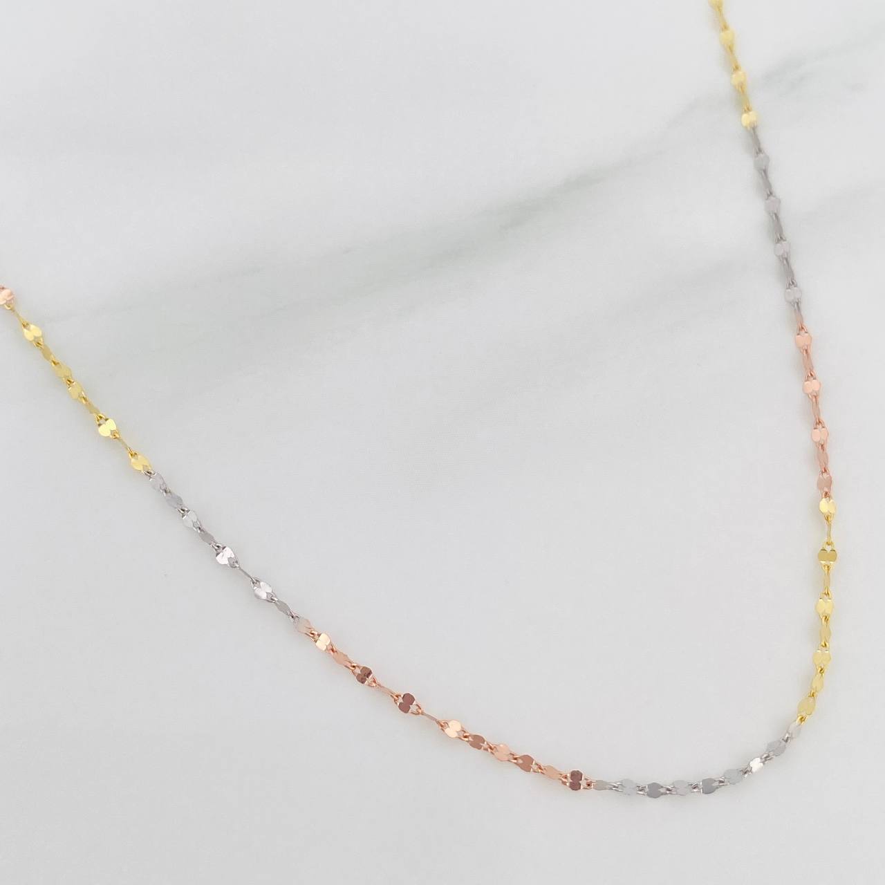 Mirror Flower Chain 0.7 g / 17 3/4 in / 1.2 mm Three Golds 18K