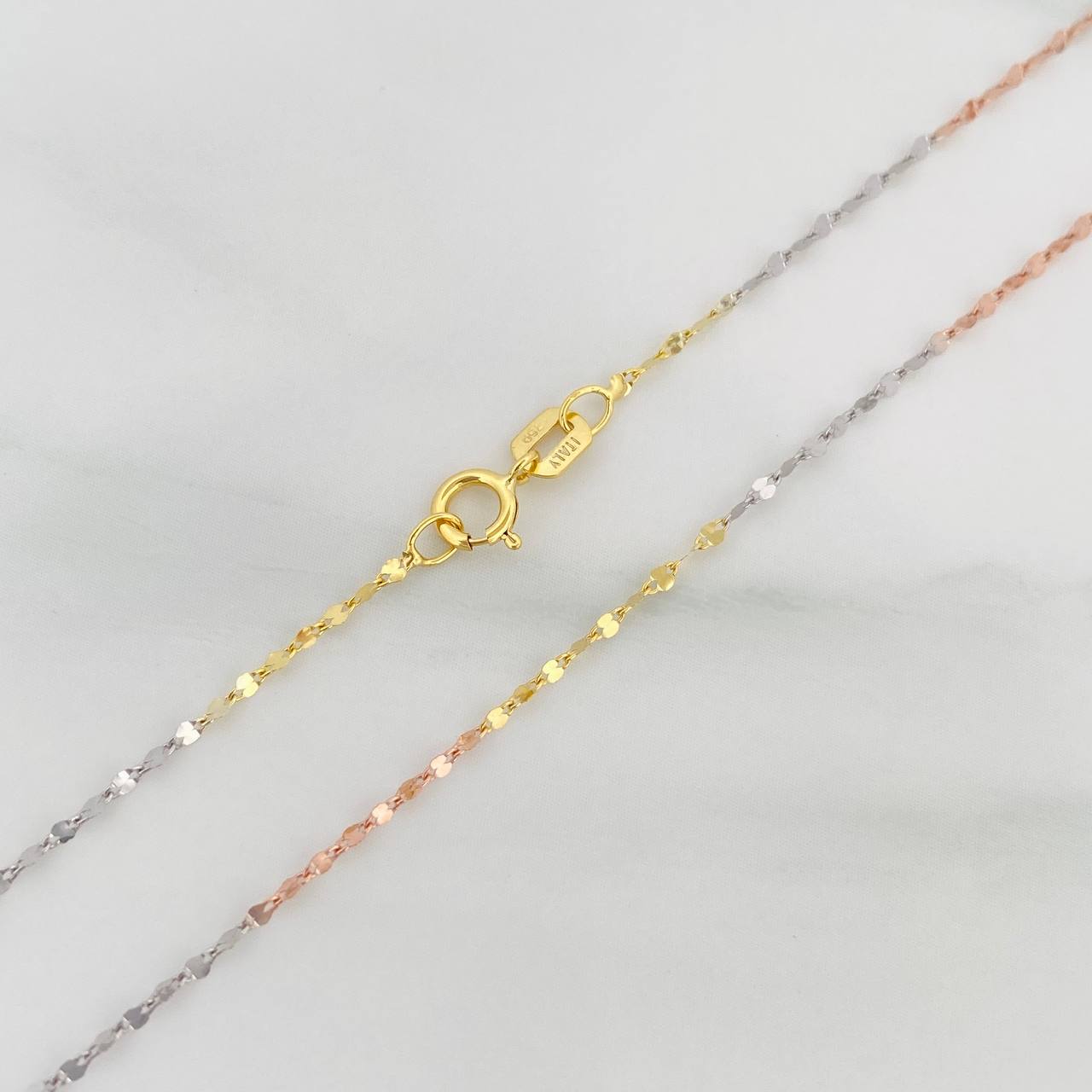 Mirror Flower Chain 0.7 g / 17 3/4 in / 1.2 mm Three Golds 18K