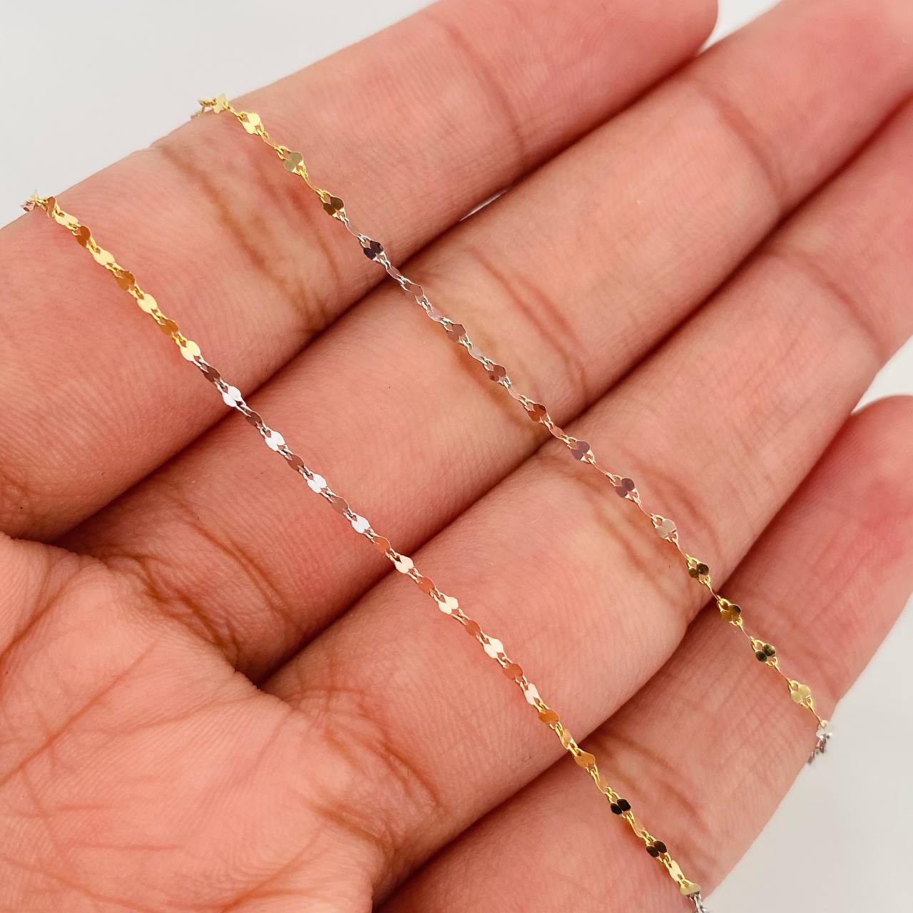 Mirror Flower Chain 0.7 g / 17 3/4 in / 1.2 mm Three Golds 18K