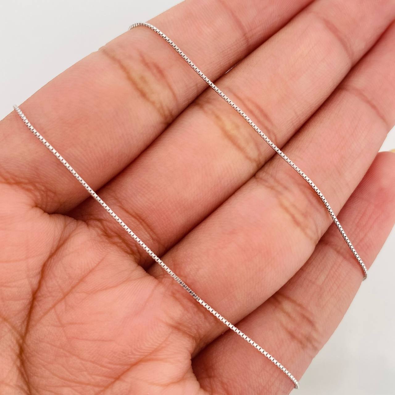 Cadena Veneciana 1.4g / 50cm / 0.5mm Oro Blanco 18K