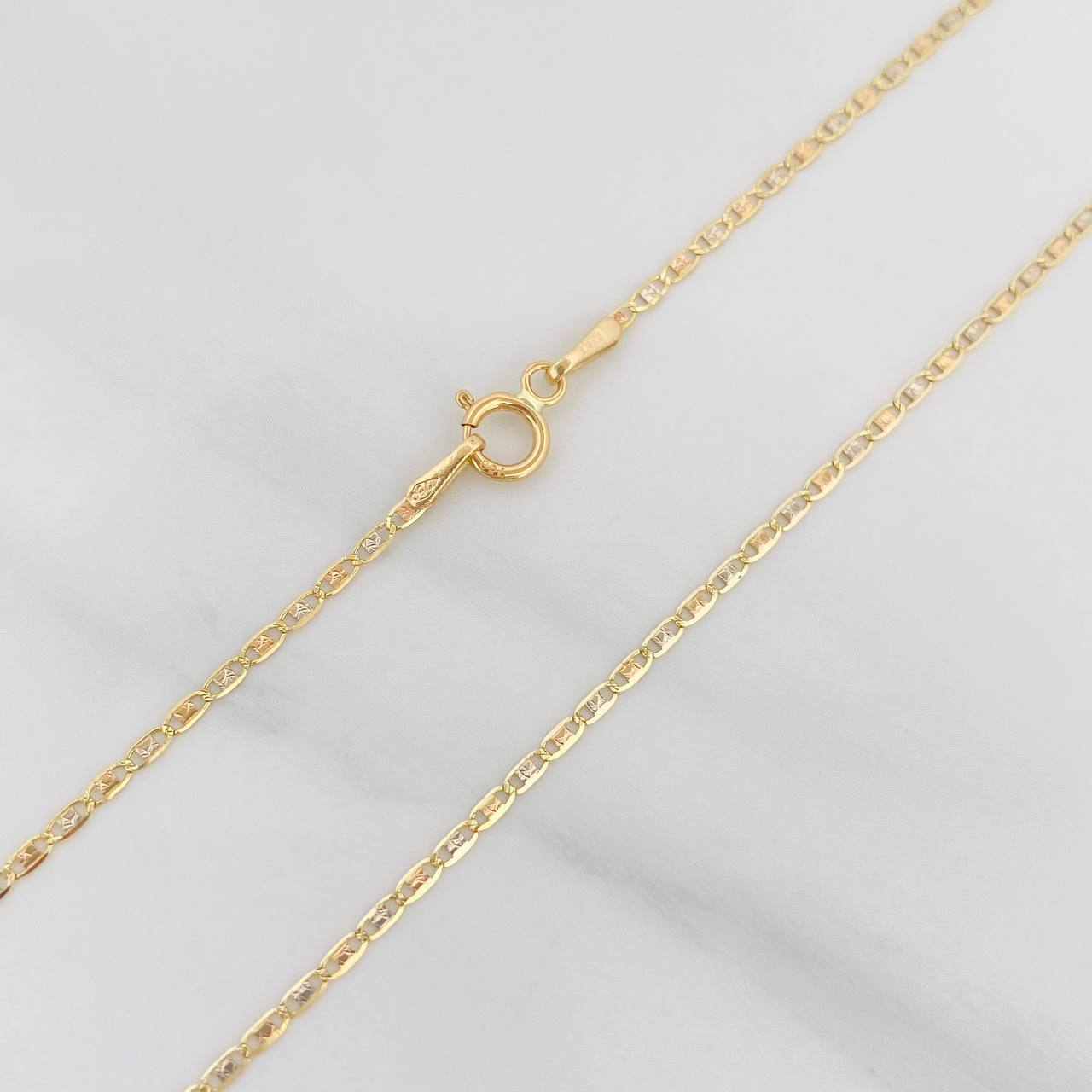 Cadena Escalera 1.45 g / 17 3/4 in / 1.3 mm Tres Oros 18K