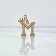 Dije Letra M Corona 1.5gr / 2.5cm / Circones Blancos Oro Amarillo 18K *