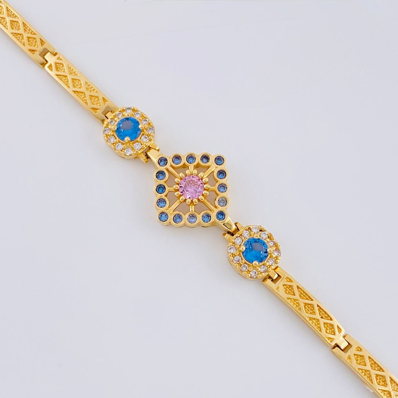 Imperial Sparkle Bracelet 13.2 g / 7 1/2 in / 3.9 mm 18K Yellow Gold