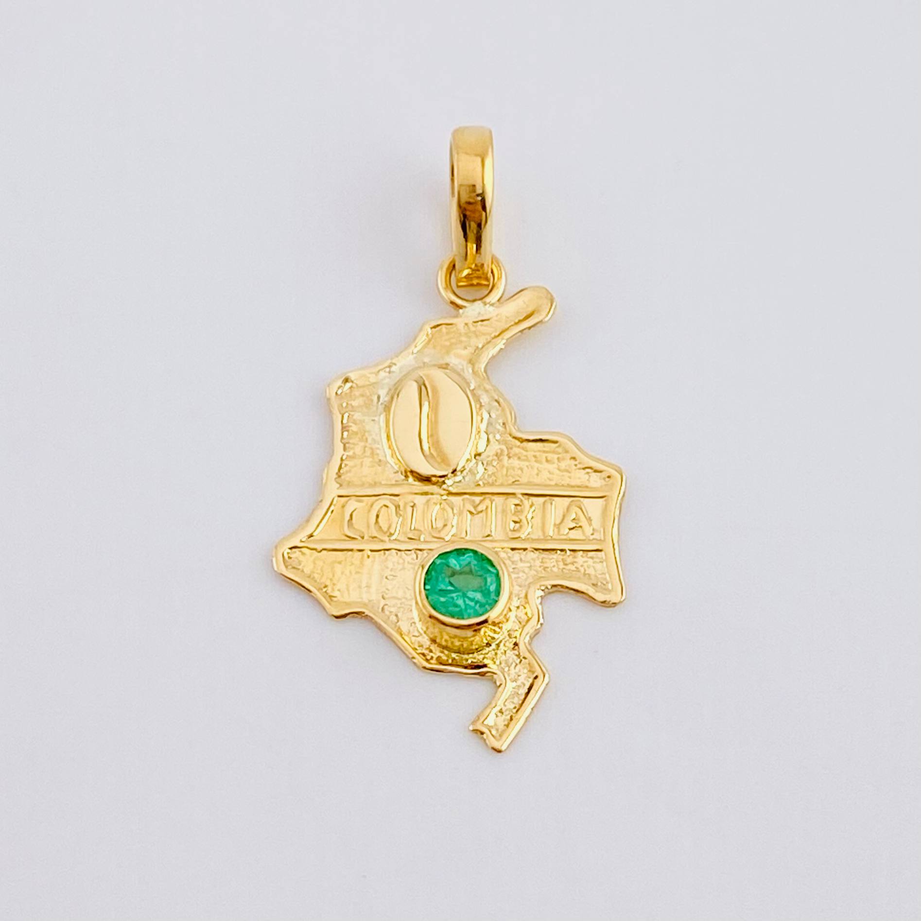 Pendant Map of Colombia Emerald 12 Pts 1 g / 1 1/2 in Yellow Gold 18K
