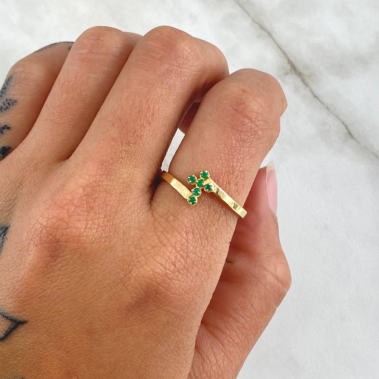 Cross Ring 2.25gr / Size 7 1/2 / Emeralds 8 Pts 18K Yellow Gold (Jewel)