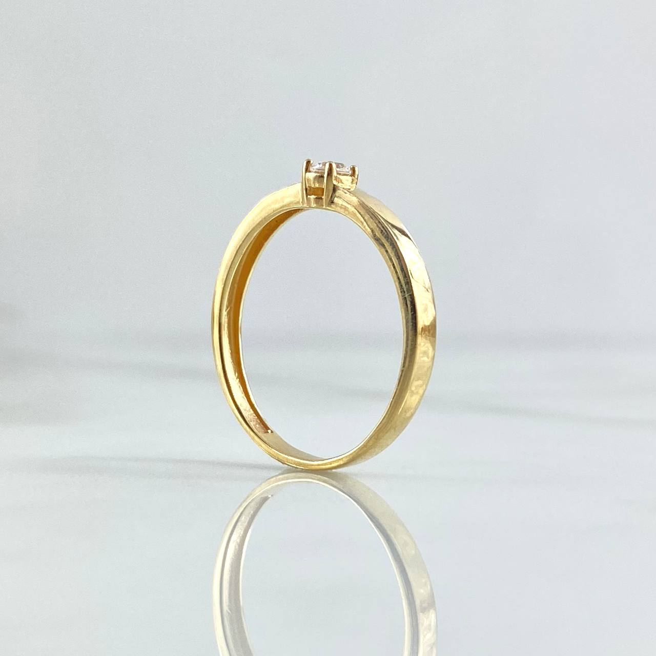 Smooth Straight Solitaire Ring 1.95gr / Size 7 3/4 / White Zircon Yellow Gold 18K