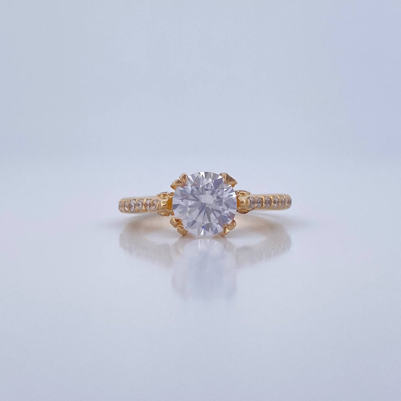 Solitaire Churumbela Ring 4.05gr / Size 5 3/4 / 18K Yellow Gold &