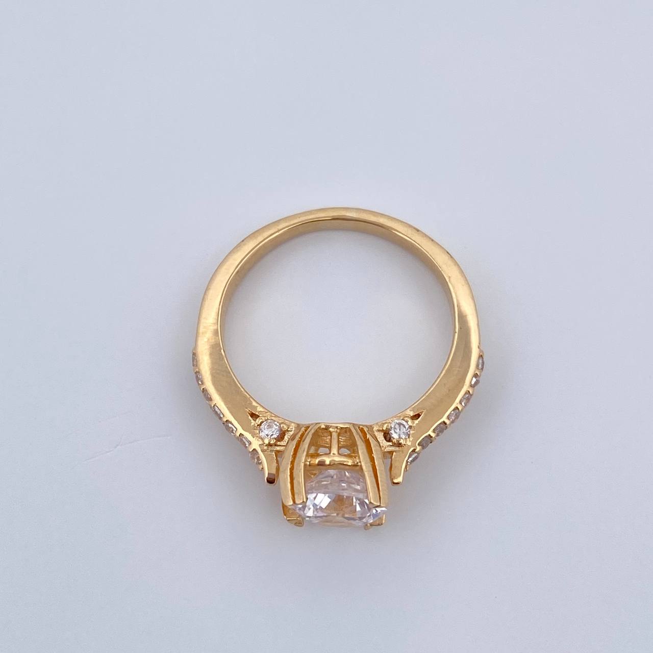 Solitaire Churumbela Ring 4.05gr / Size 5 3/4 / 18K Yellow Gold &