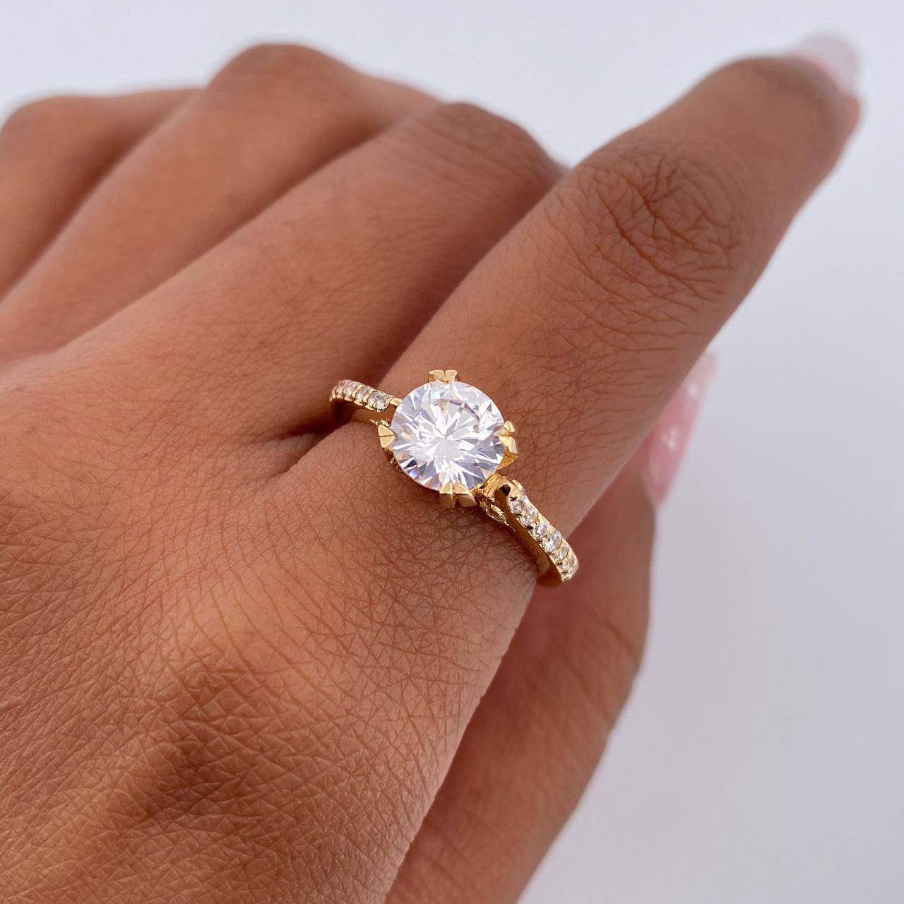 Solitaire Churumbela Ring 4.05gr / Size 5 3/4 / 18K Yellow Gold &