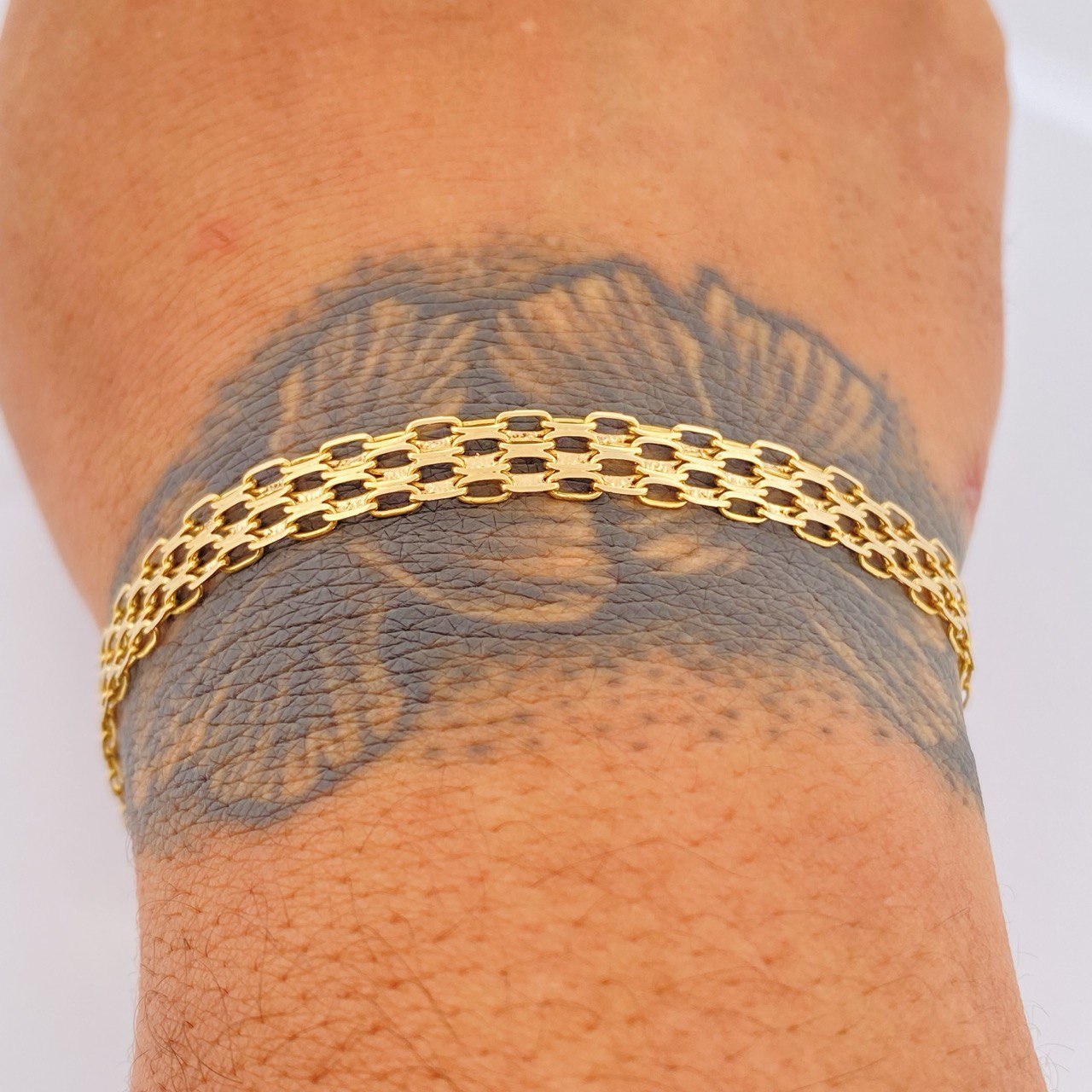 Bismark Bracelet 4.55gr / 7.1in / 18K Gold +1 18K &