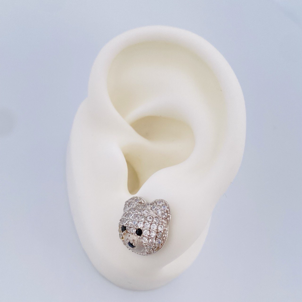 Bear Face Stud Earrings 5.5gr / 18K White Gold &