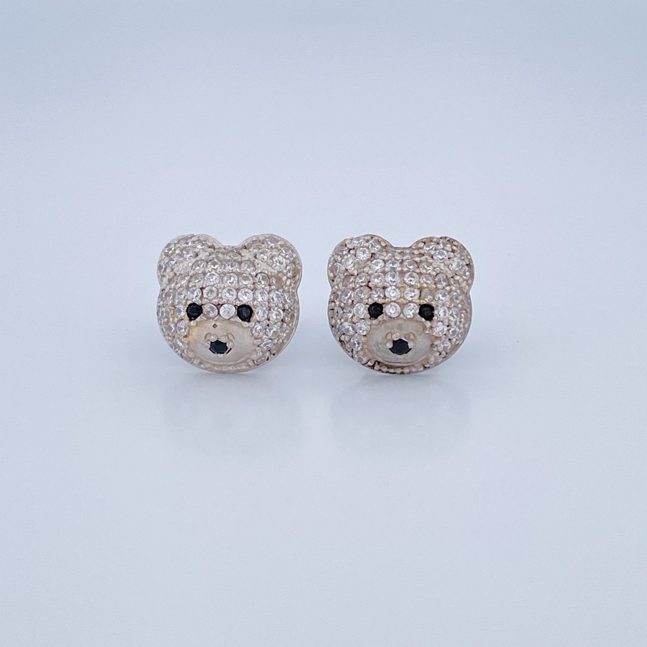 Bear Face Stud Earrings 5.5gr / 18K White Gold &