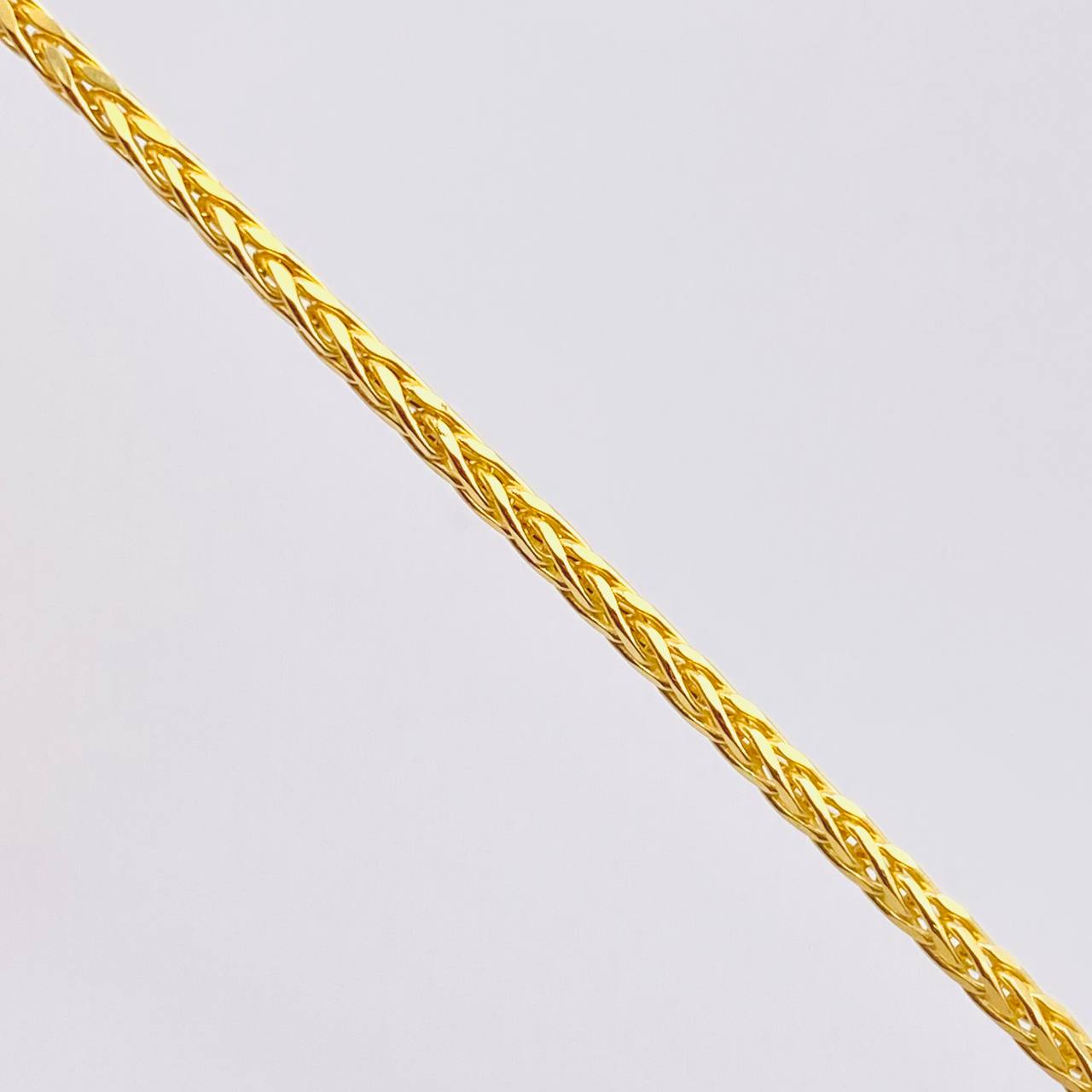 Cadena Franco 4.4gr / 23 1/2 in / 1.4mm Oro Amarillo +3 18K