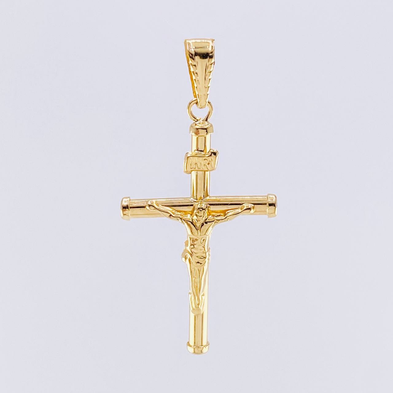 Dije Cruz Cristo Baston 1.2gr / 1 1/2 in / Oro Amarillo 18K *