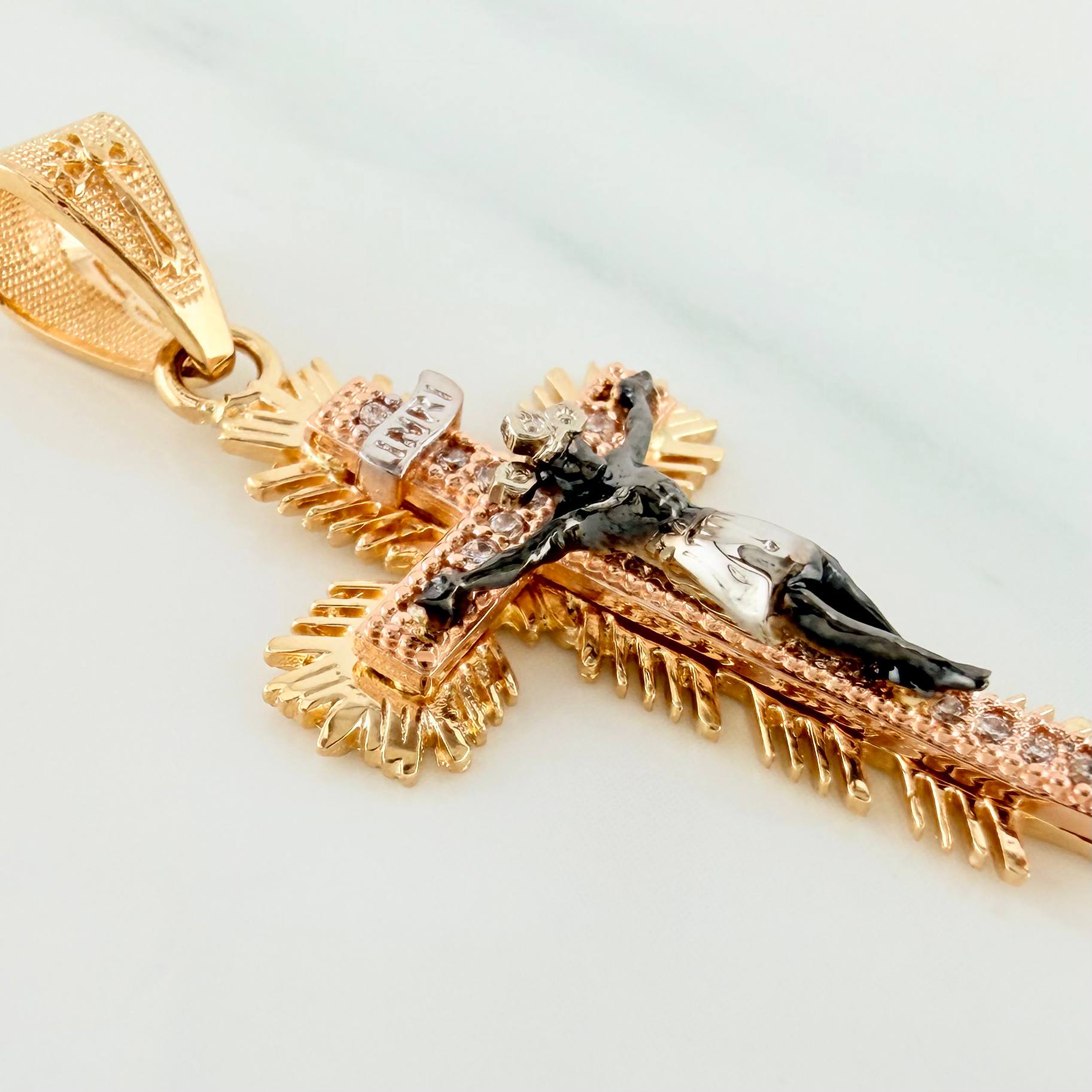 Pendant Miraculous Christ Cross of Buga 4.2 g / 1 1/2 in Three Golds 18K