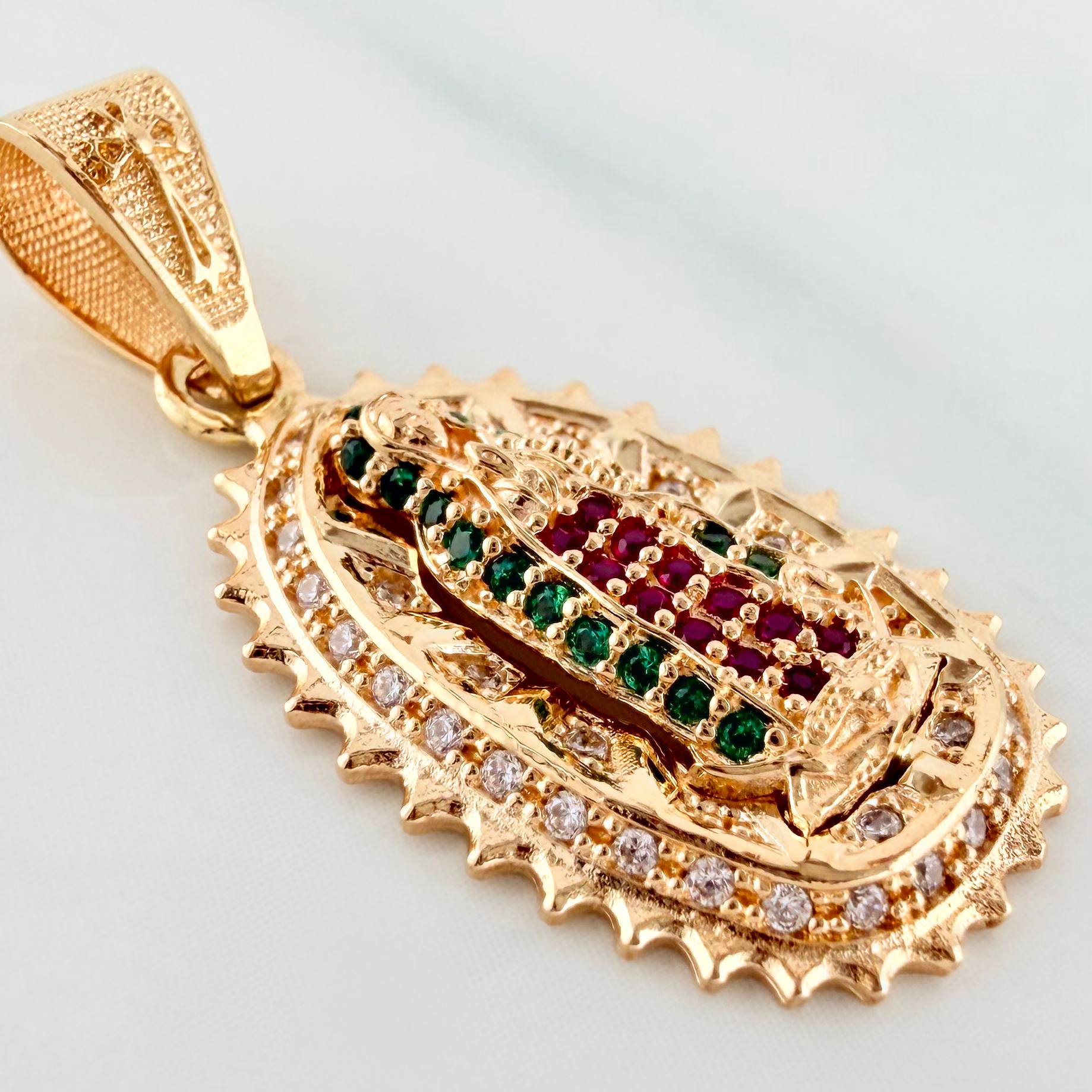 Pendant Virgin of Guadalupe 3.35 g / 1 1/4 in 18K Yellow Gold