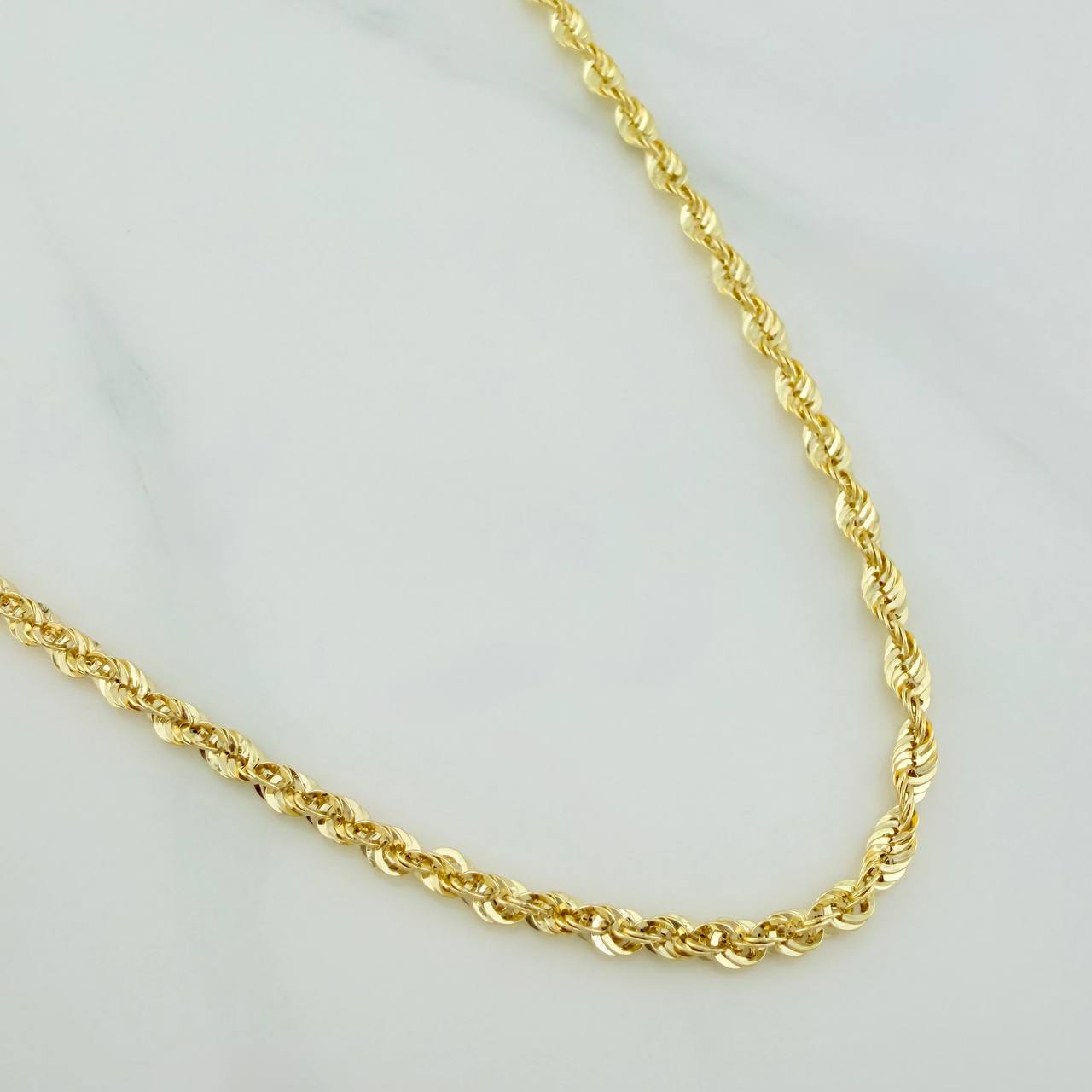 Cadena Lazo 4gr / 23 1/2 in / 2.3mm Oro Amarillo +3 18K %