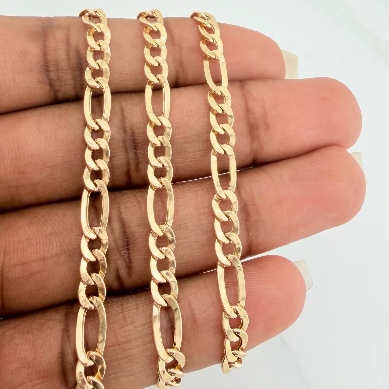 Cadena Figaro 7.8gr / 28 1/4 in / 4.4mm Oro Amarillo +1 18K %