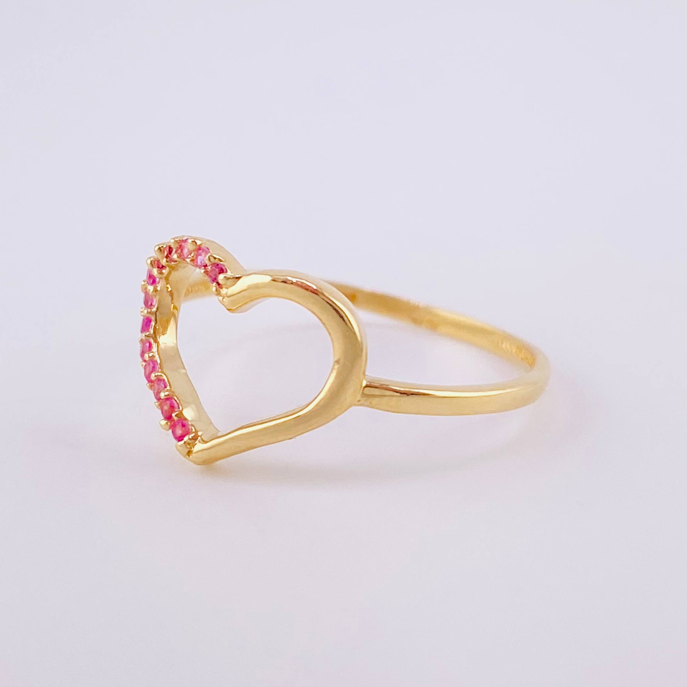 Heart Silhouette Ring 1.35g / Size 7 Yellow Gold 18K