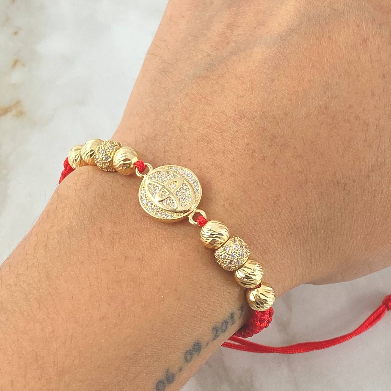 Red Bracelet Charm Car Brand 5.4gr / 18K Yellow Gold *