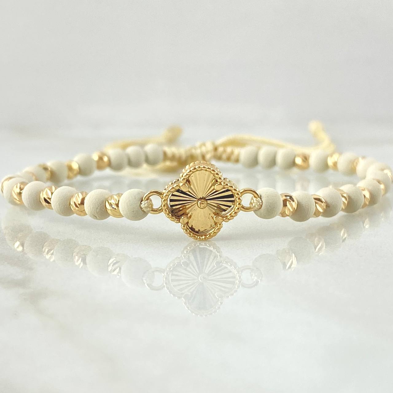 Beige Bracelet Charm Clover 2.15gr / 18K Yellow Gold *