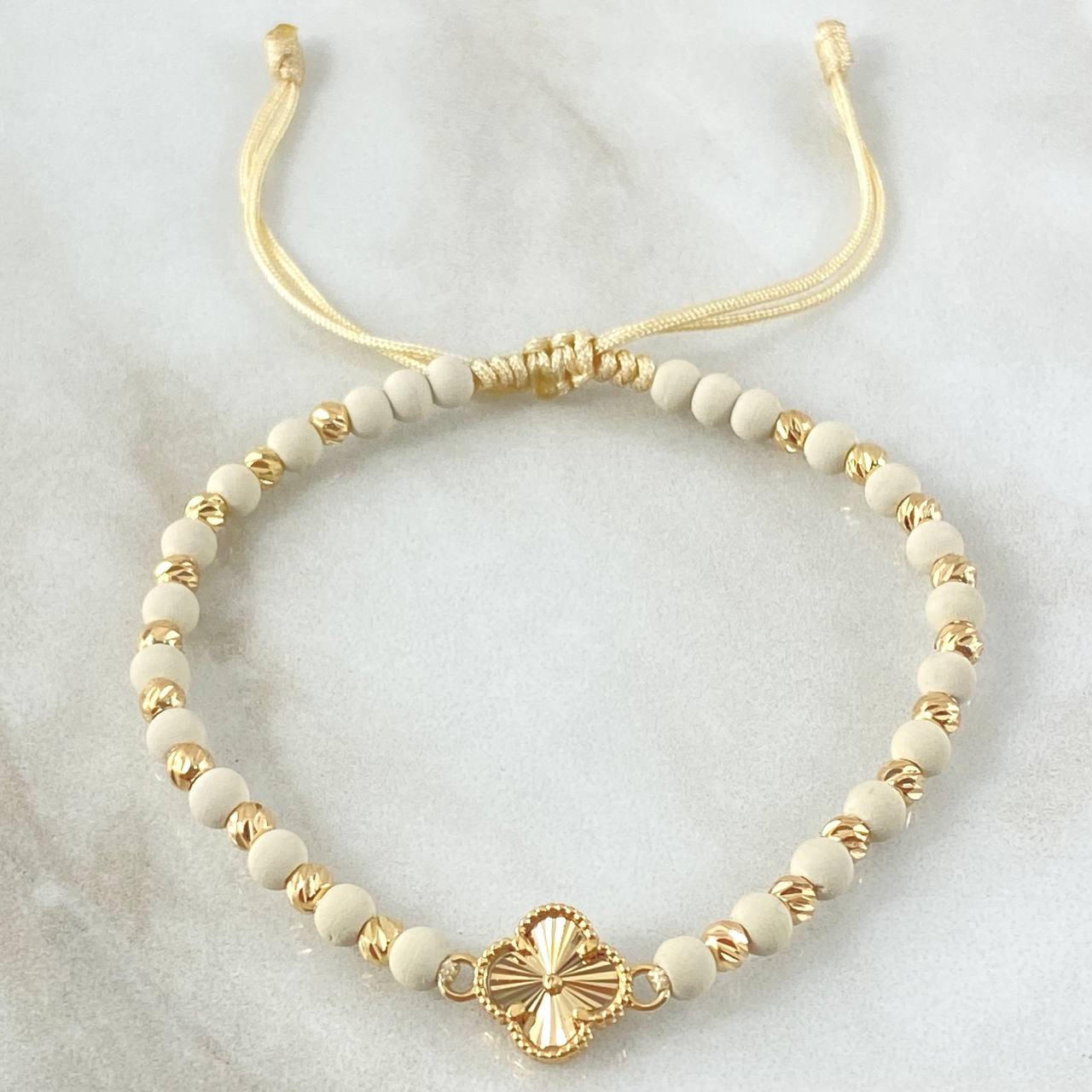 Beige Bracelet Charm Clover 2.15gr / 18K Yellow Gold *