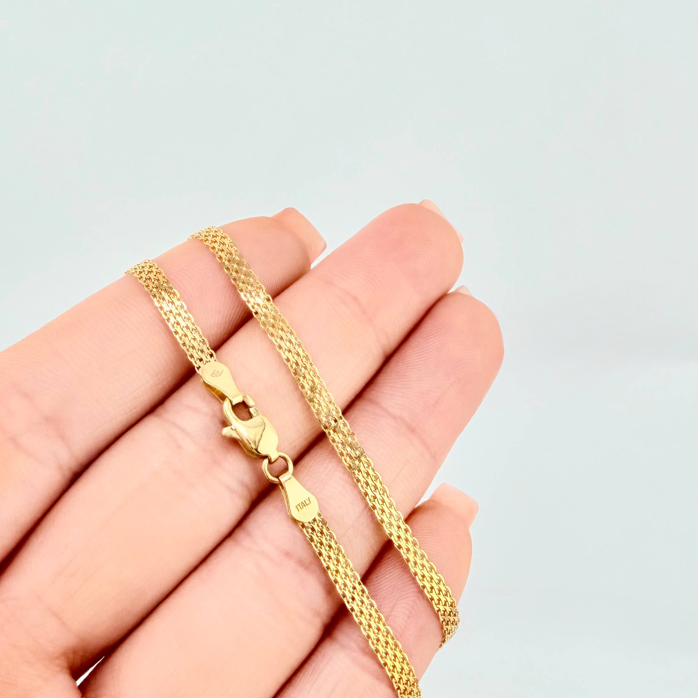 Cadena China 5.7gr / 23 1/2 in / 3mm Oro Amarillo +1 18K *