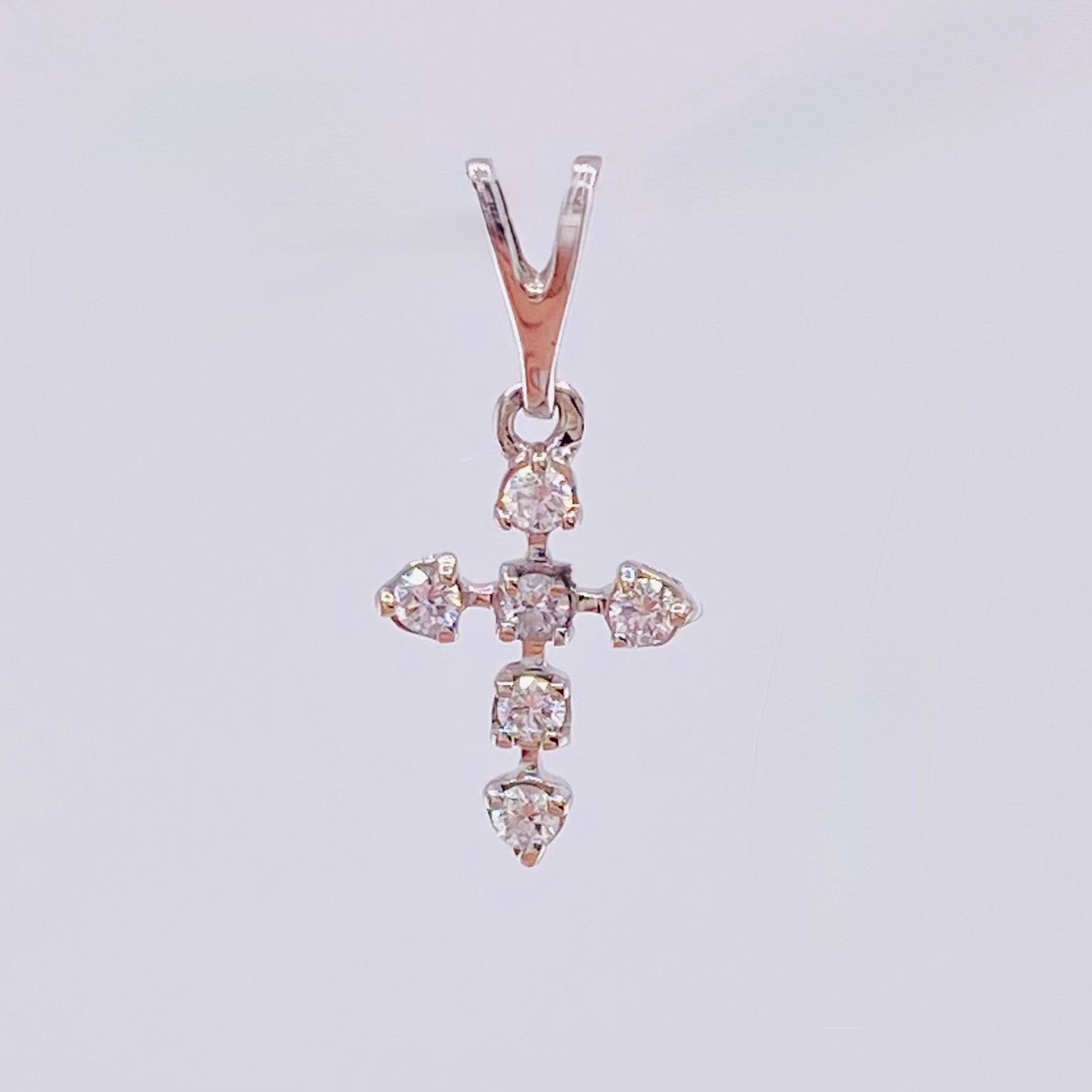 Mini Cross Diamonds Pendant 8pts 0.35gr / 1/2 in / 18K White Gold *