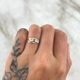 Double Bee Ring 1.1gr / T4 3/4 / Tres Oros 18K ©