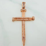Dije Cruz Clavo 8.3gr / 2 1/2 in / Oro Rosa 18K $